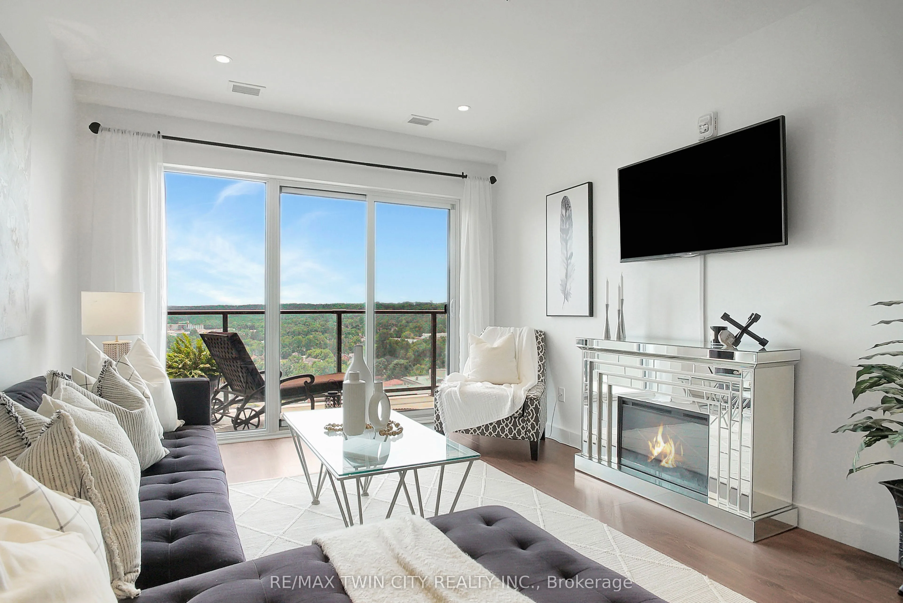 50 Grand Avenue S, #1712