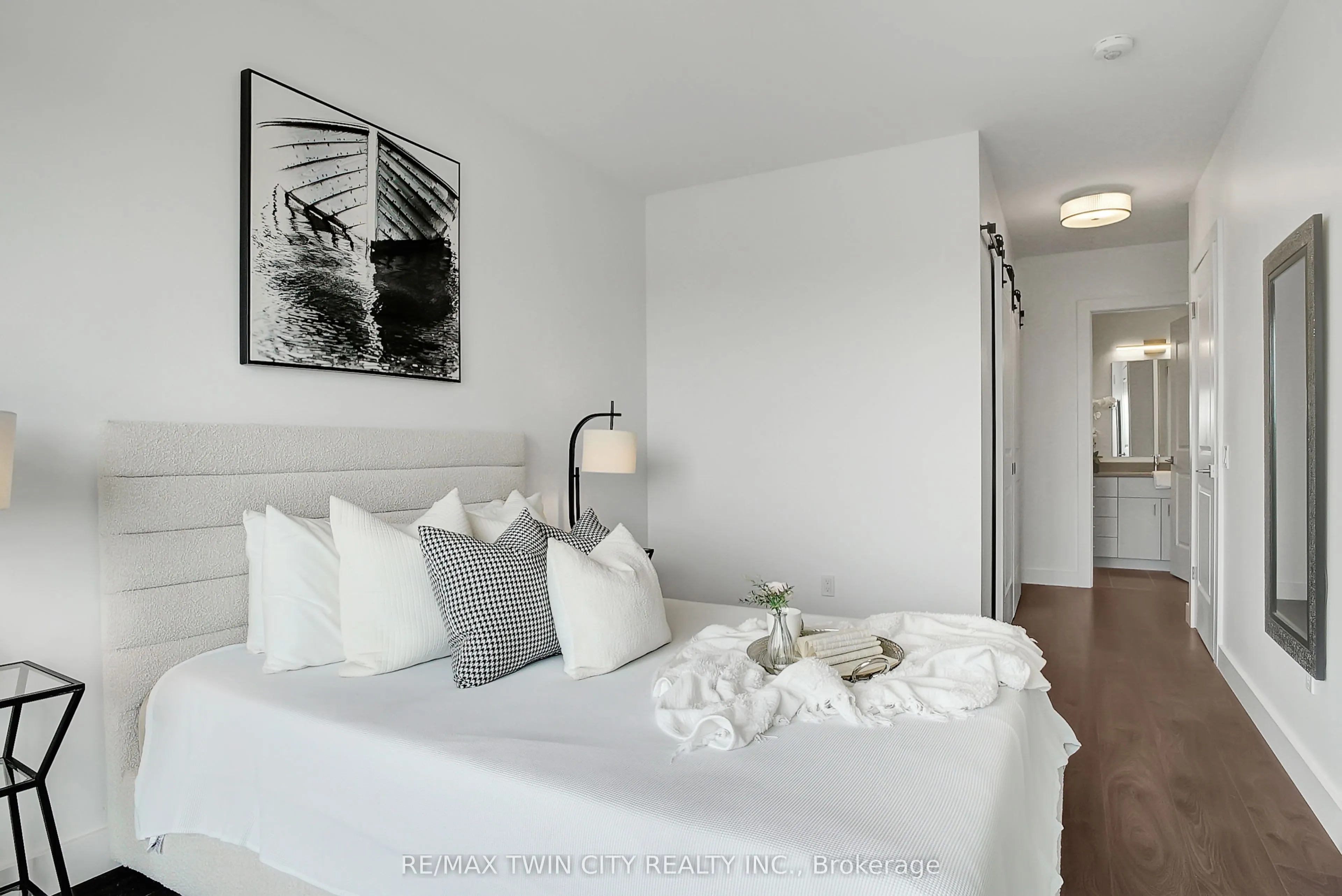 50 Grand Avenue S, #1712