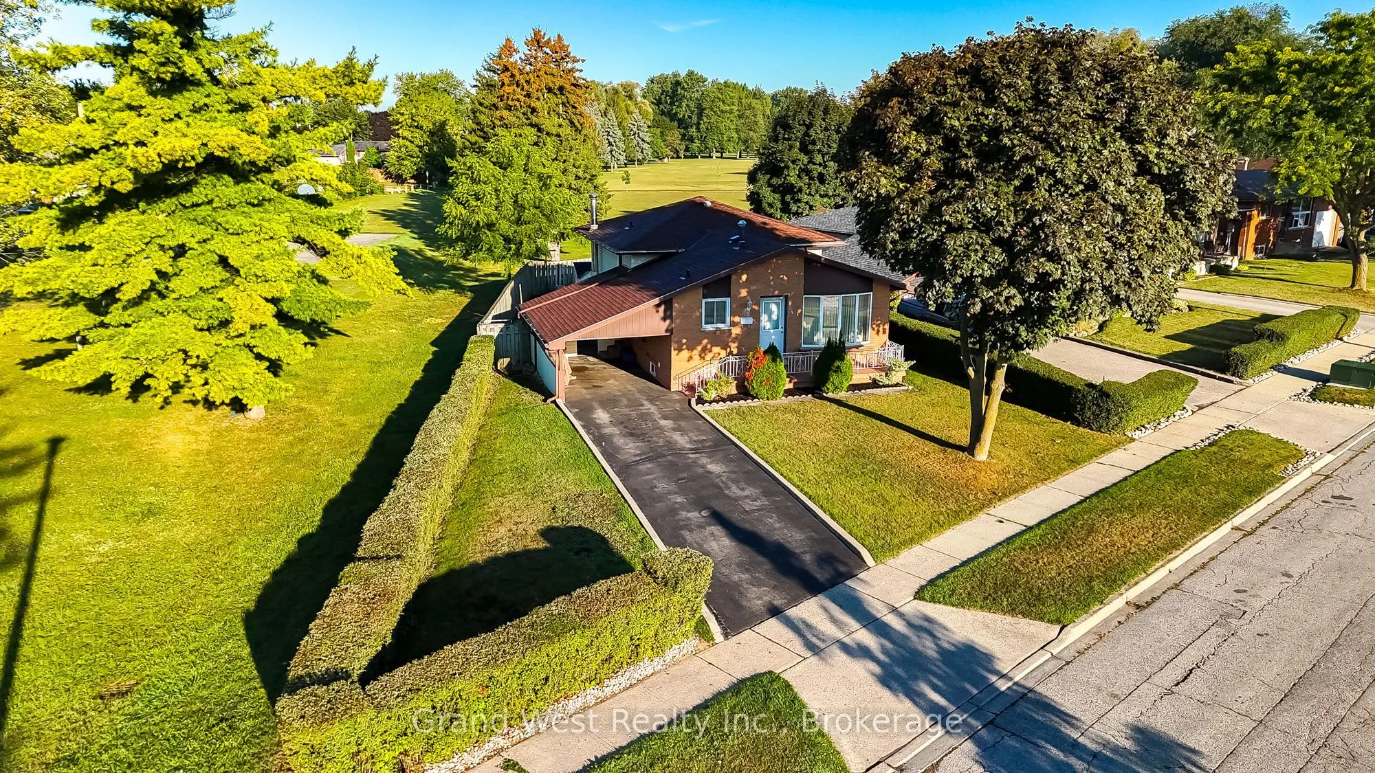 53 MOSCRIP Road
