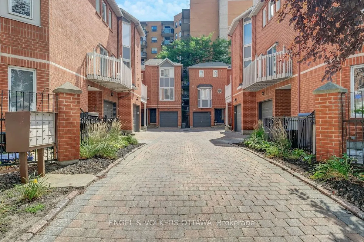 6 Stockport Private