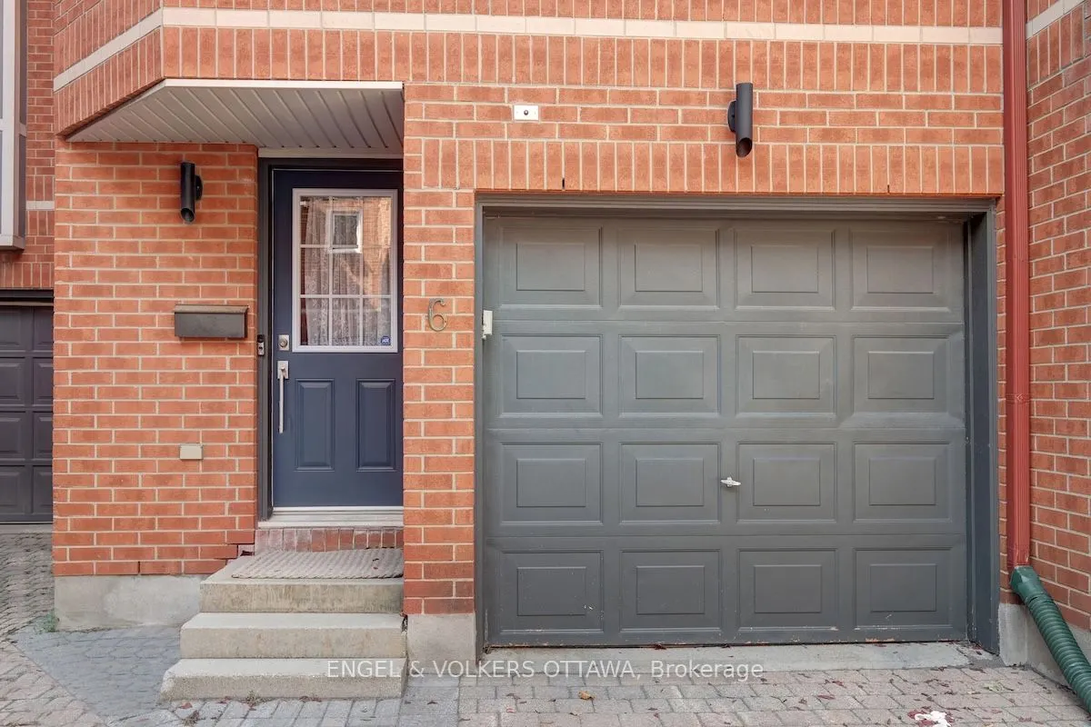 6 Stockport Private
