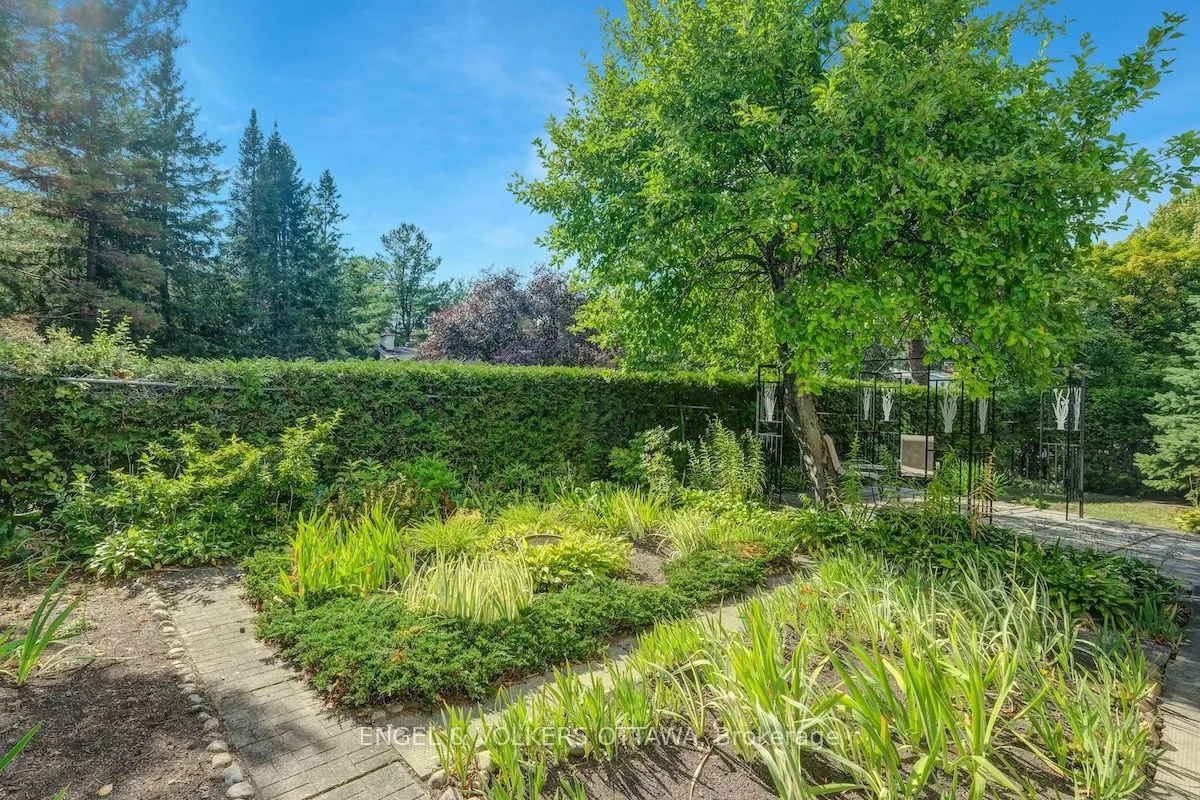 29 Qualicum Street