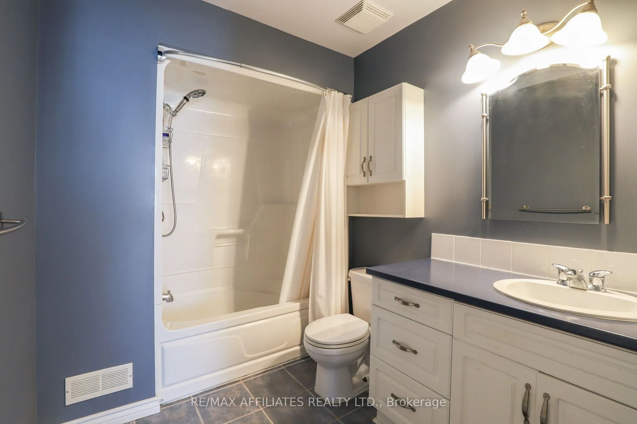 22 Castlegreen Private, #11