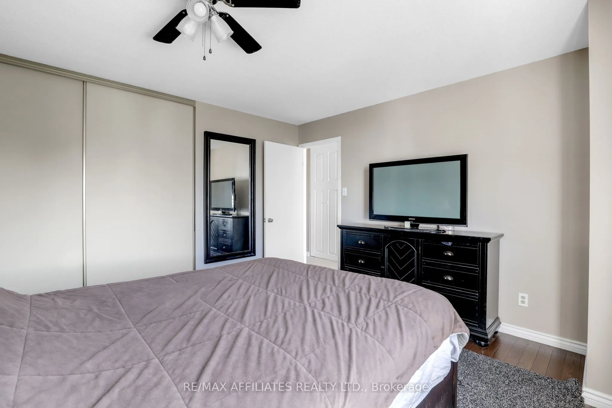 22 Castlegreen Private, #11