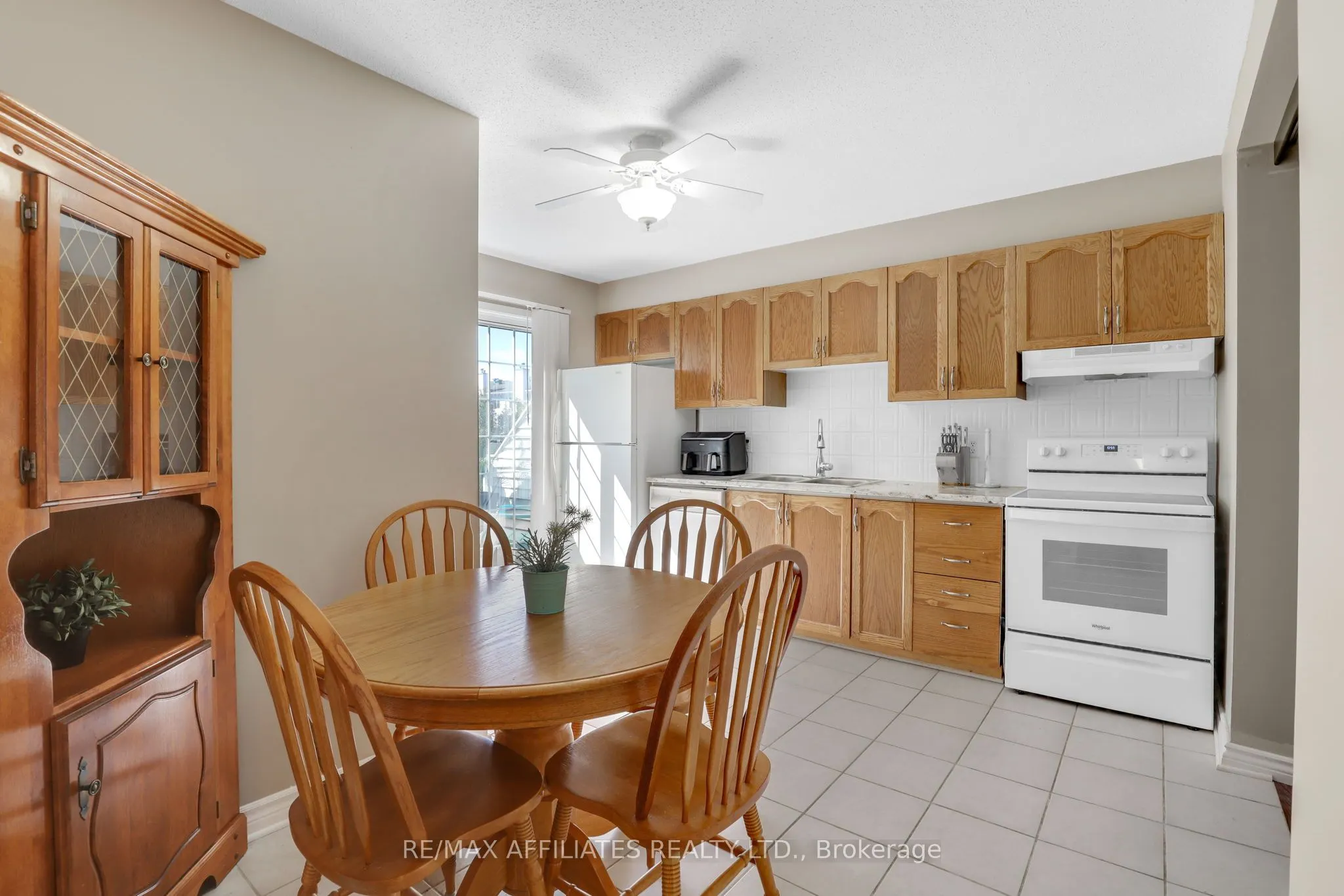 22 Castlegreen Private, #11