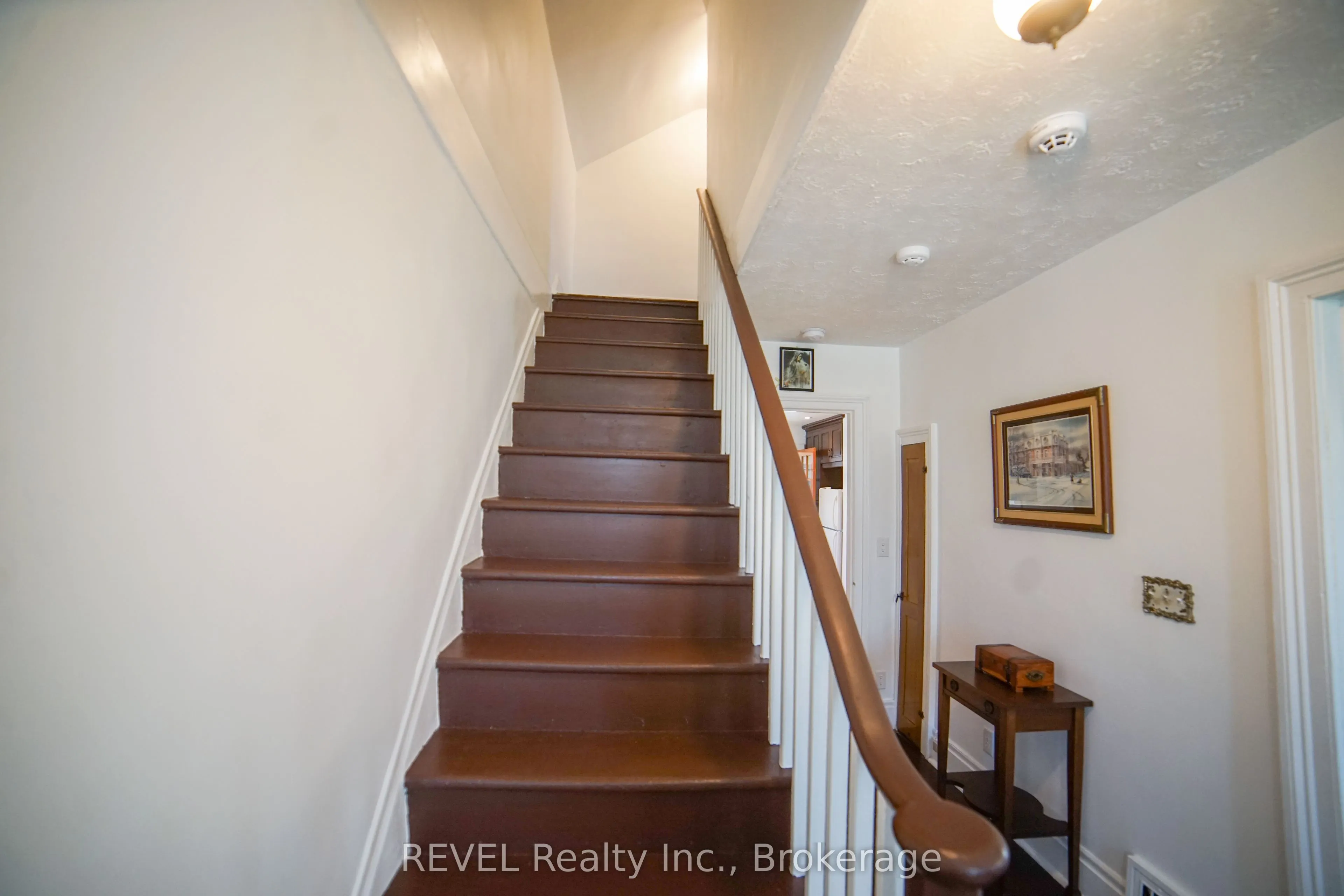 4046 Main Street