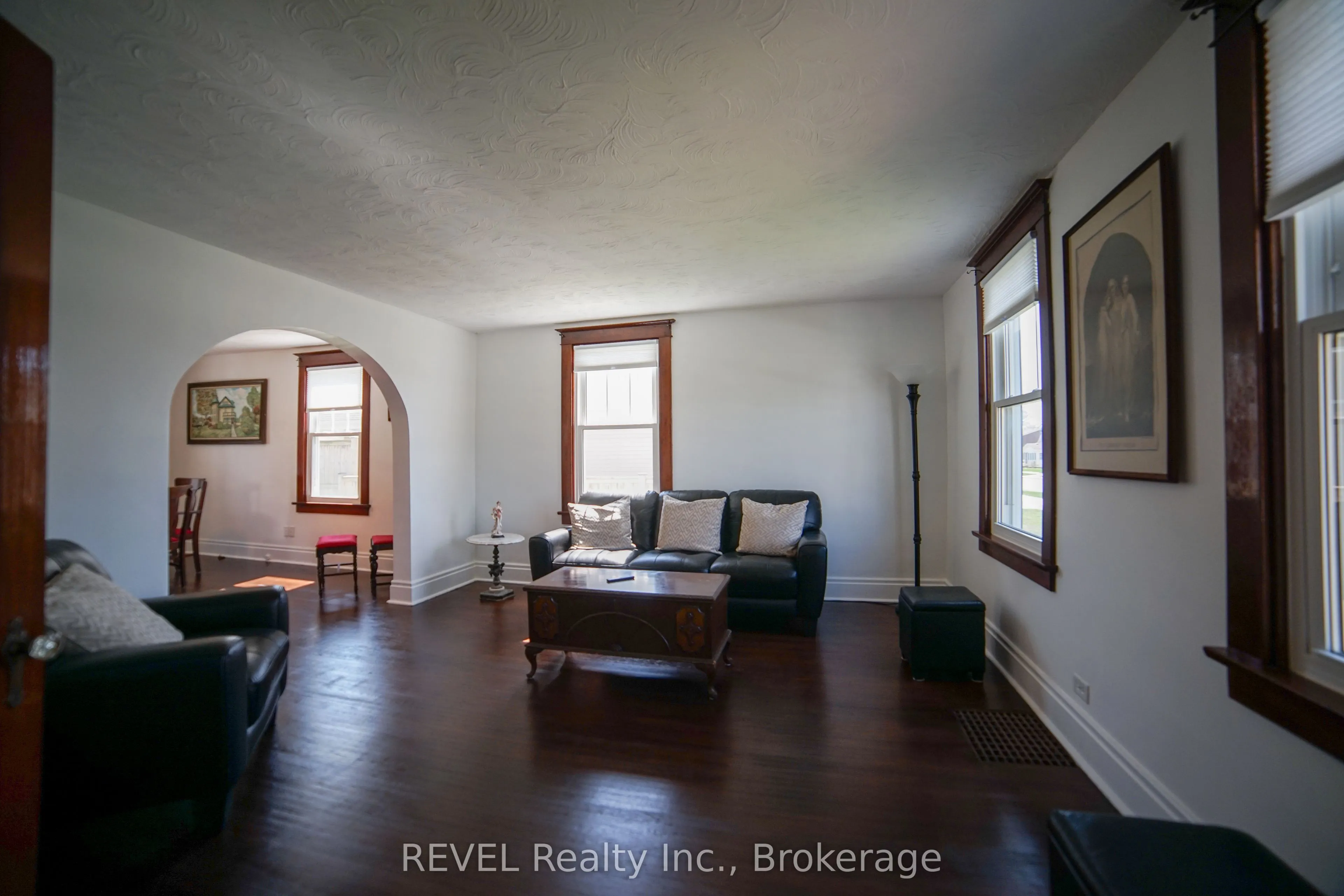 4046 Main Street