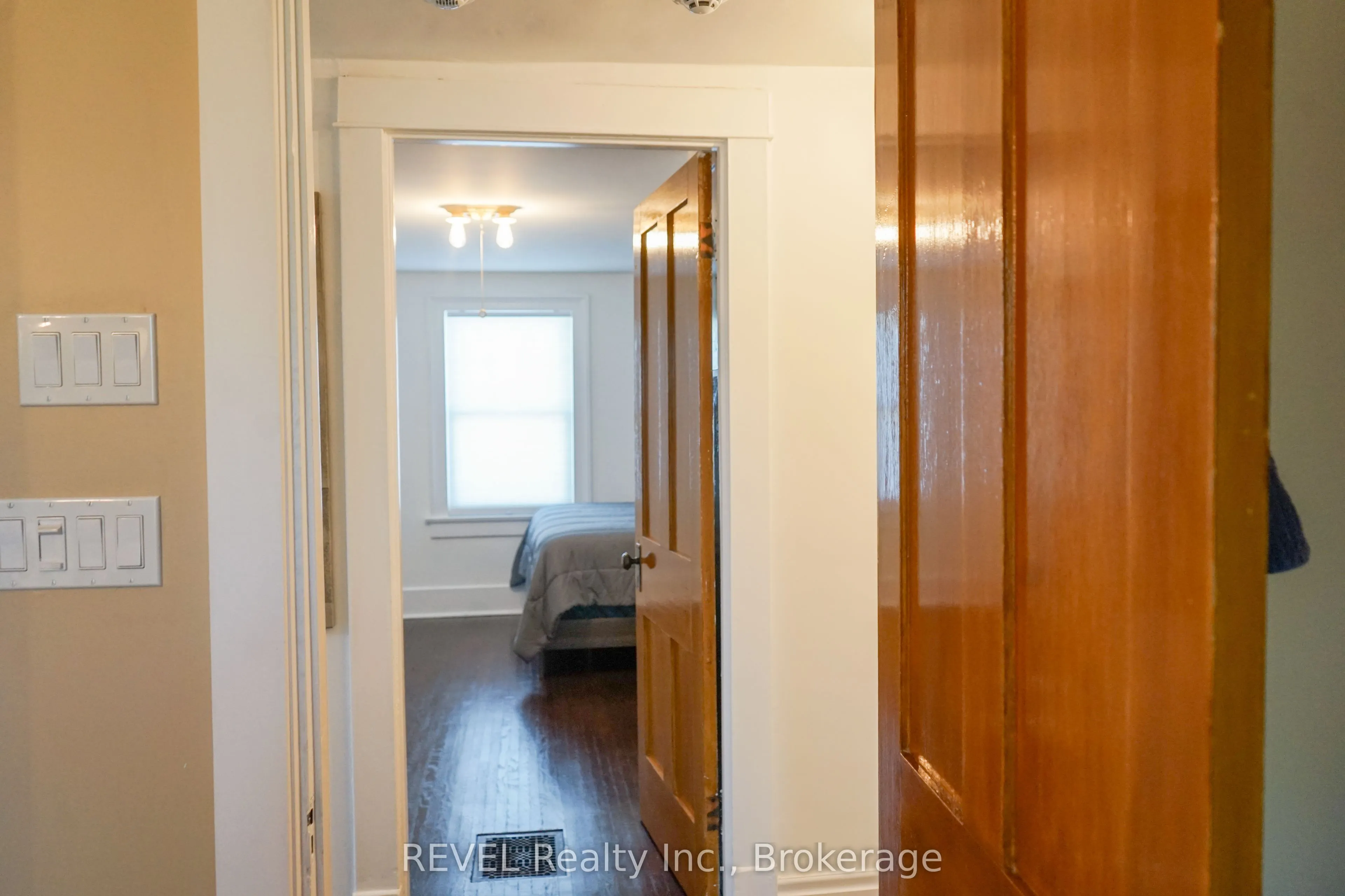 4046 Main Street