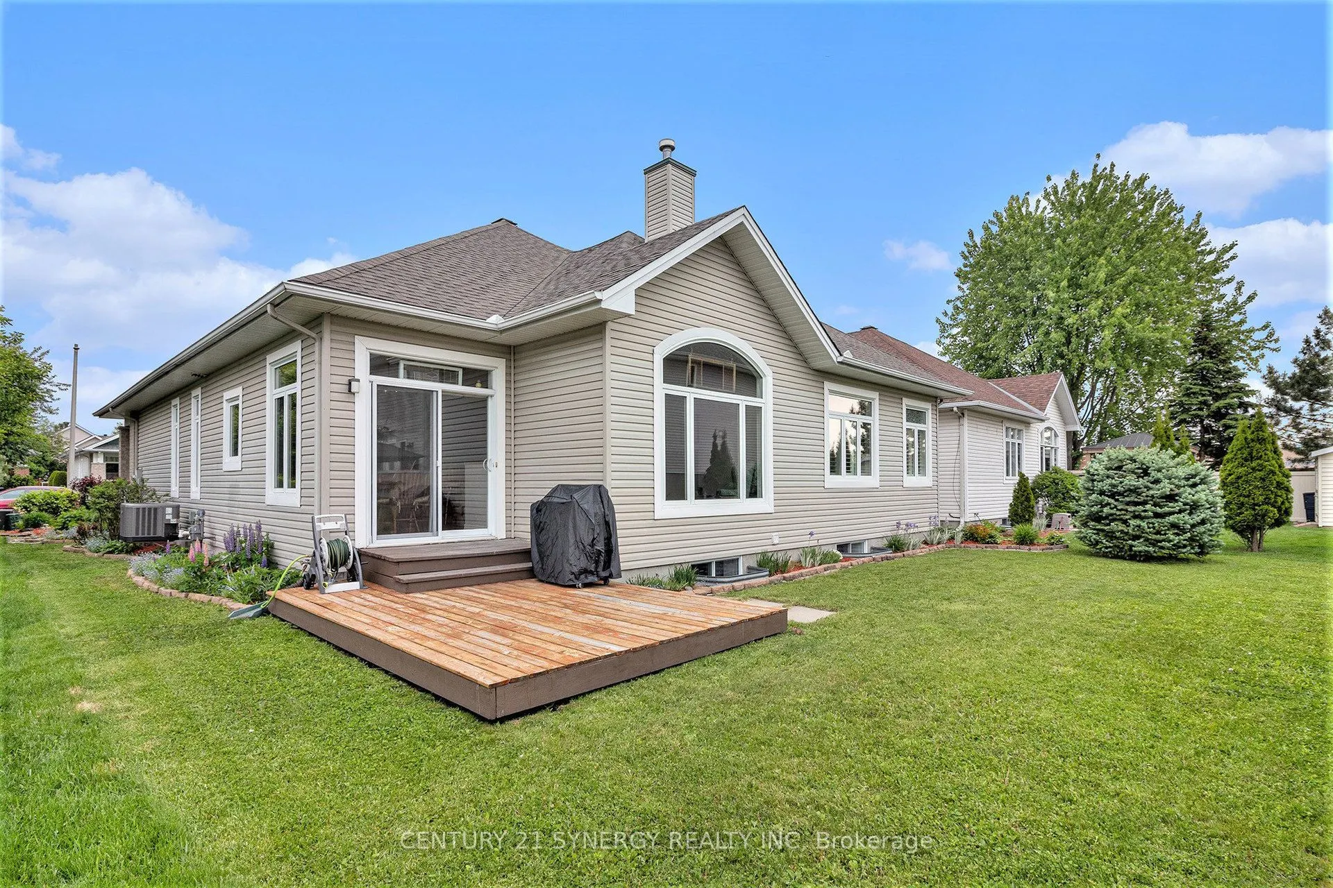 852 Swallowtail Crescent