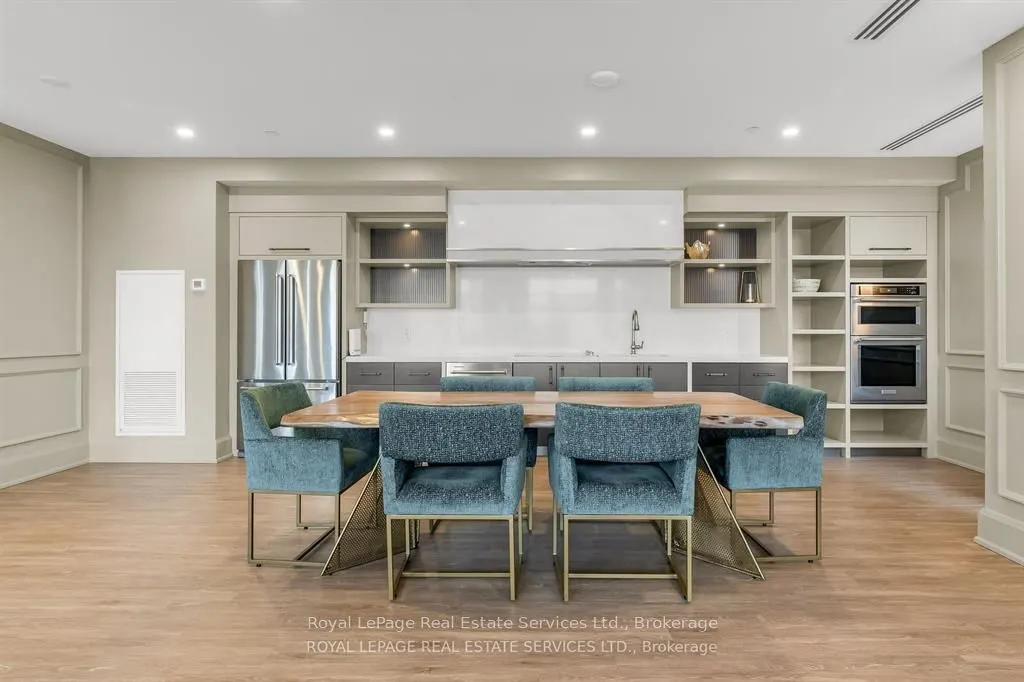 450 Dundas Street E, #513