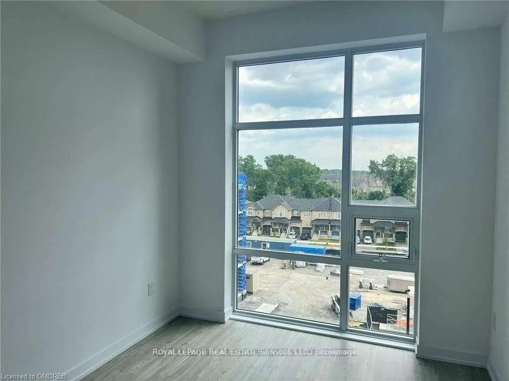 450 Dundas Street E, #513