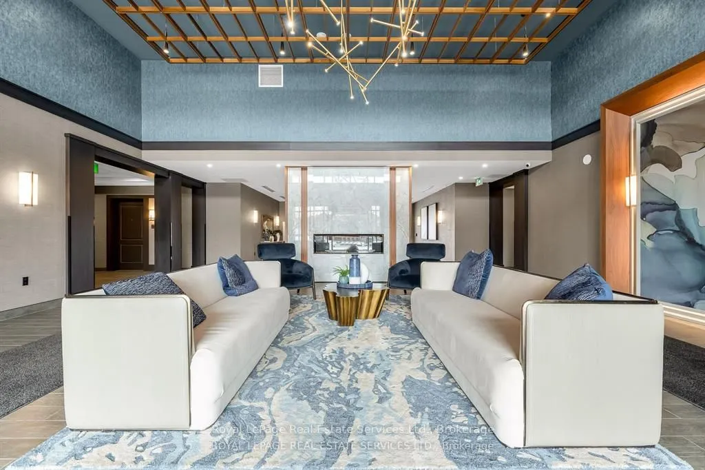 450 Dundas Street E, #513