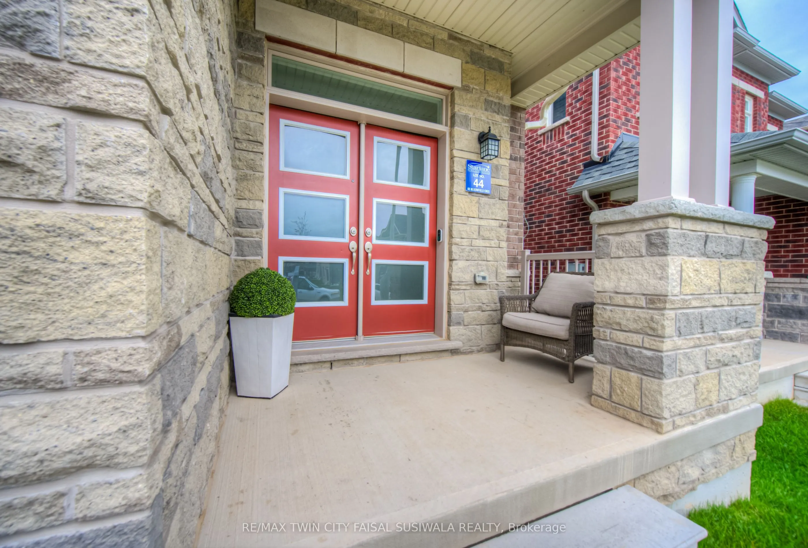 88 Bloomfield Crescent