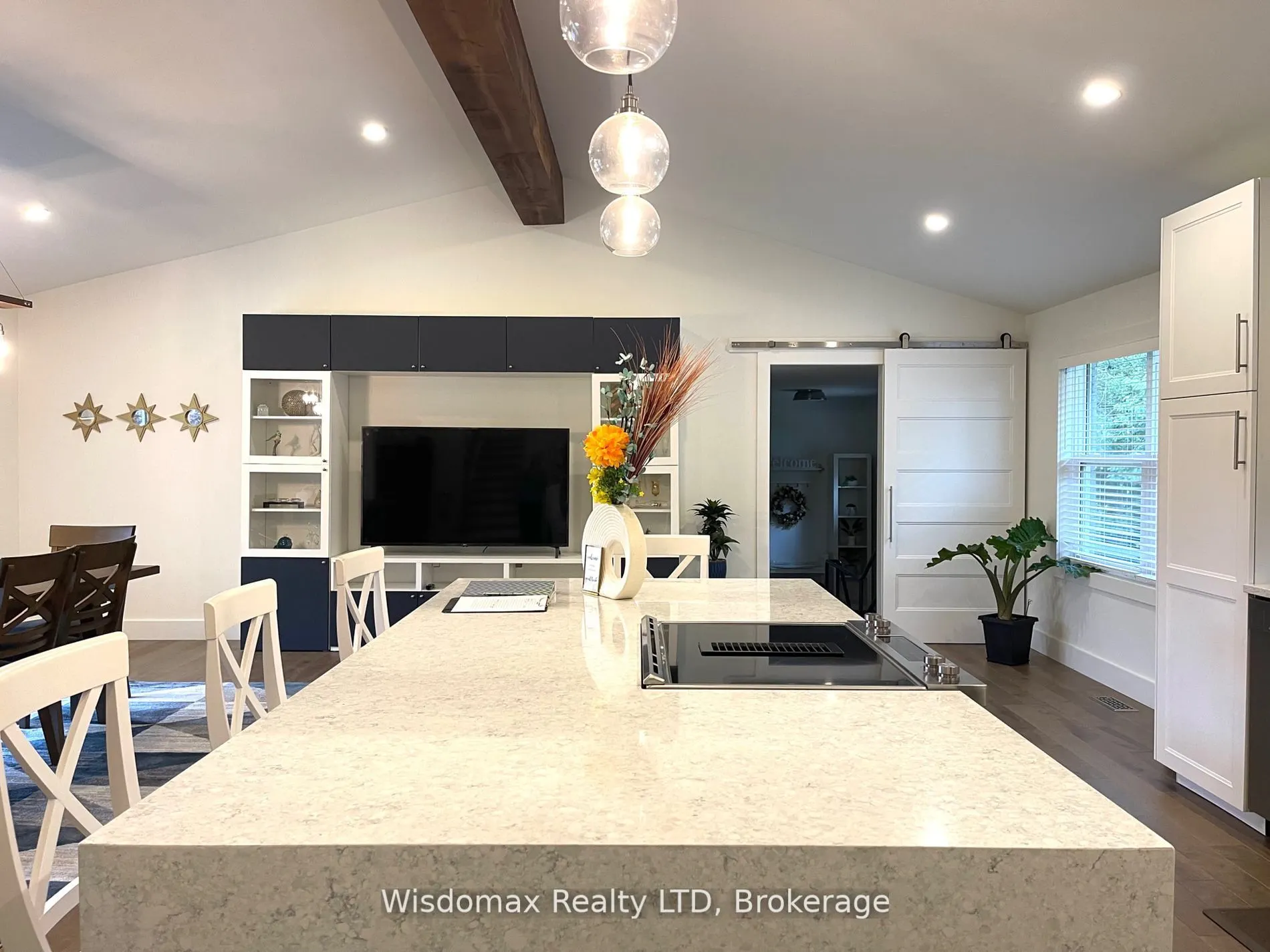 341 LAKESHORE Road