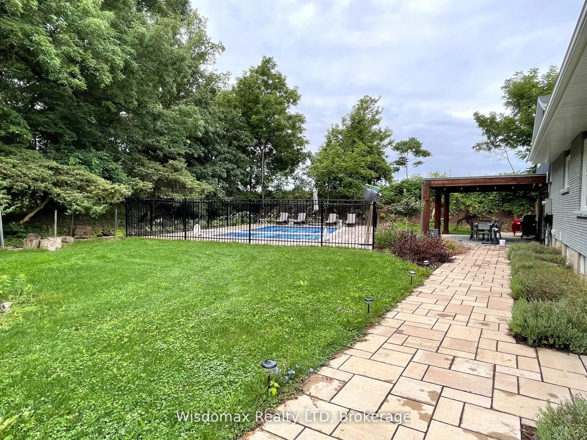 341 LAKESHORE Road