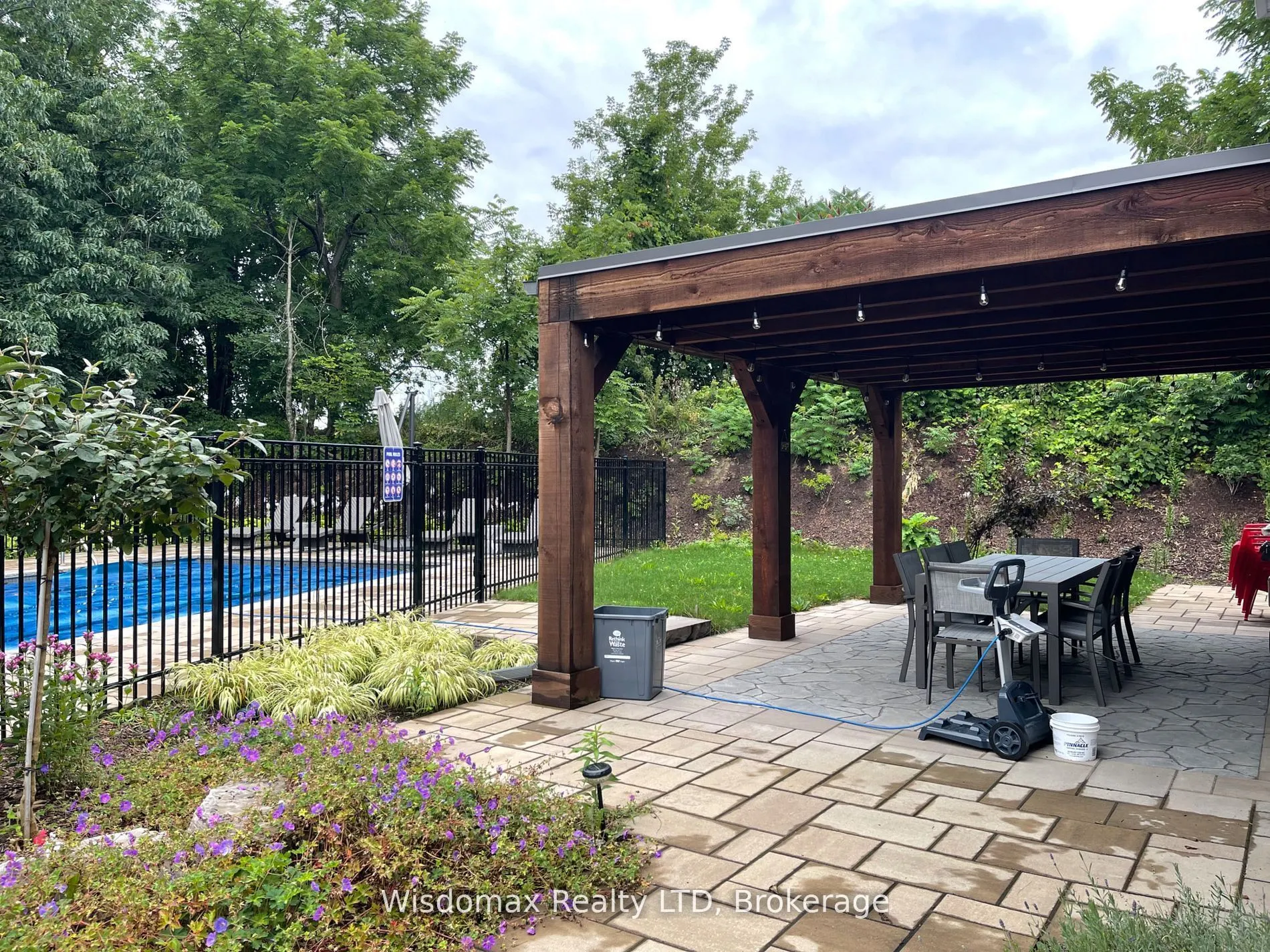 341 LAKESHORE Road