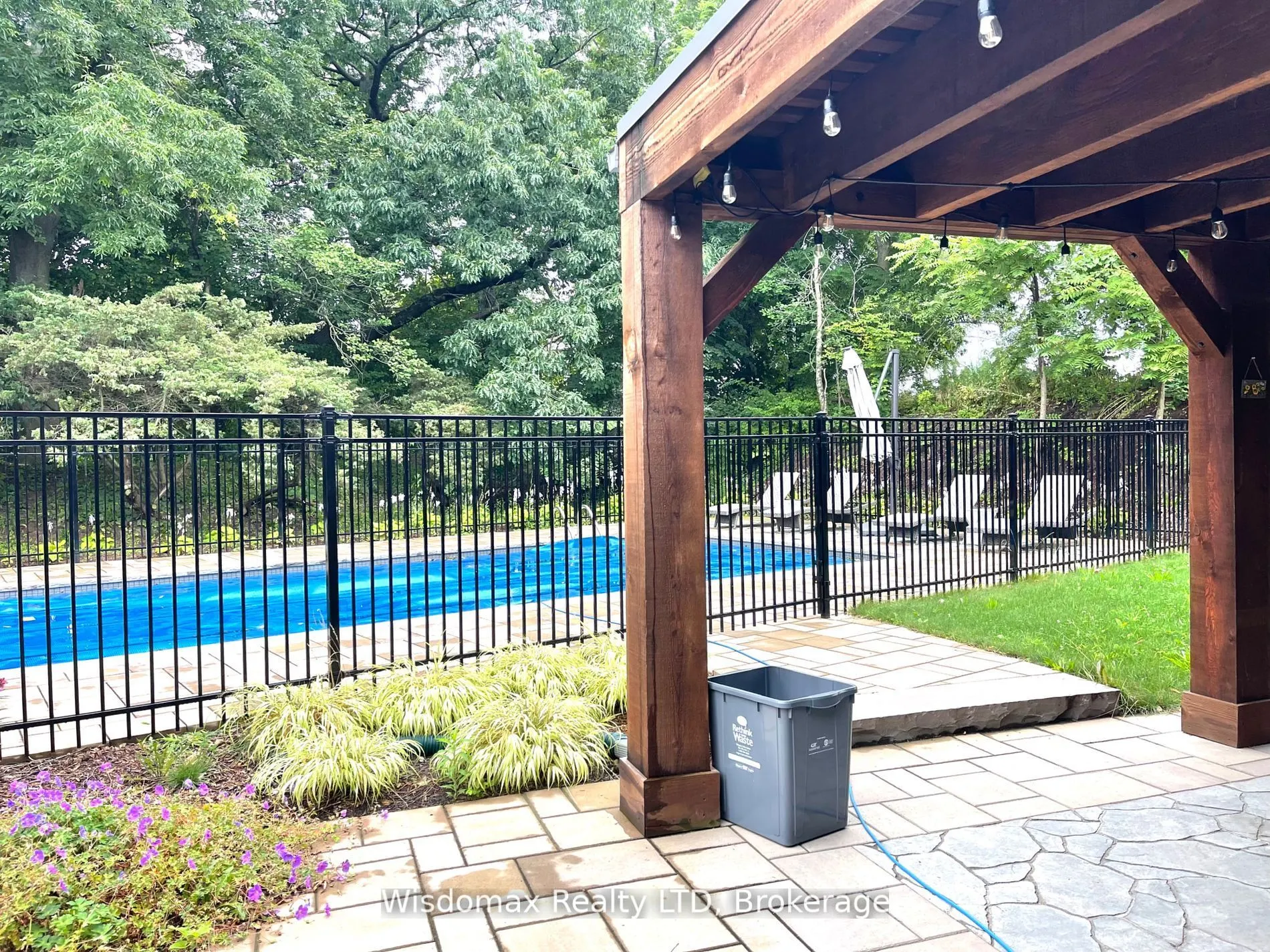 341 LAKESHORE Road