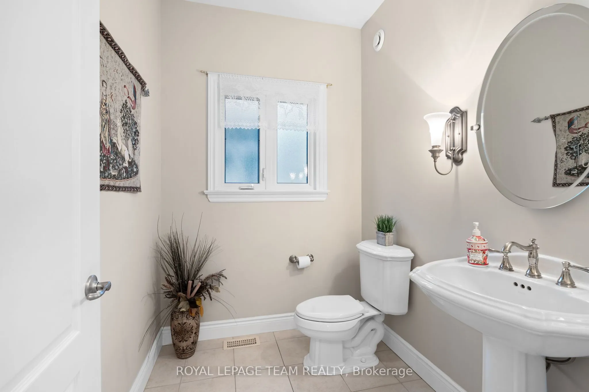 6005 Earlscourt Crescent