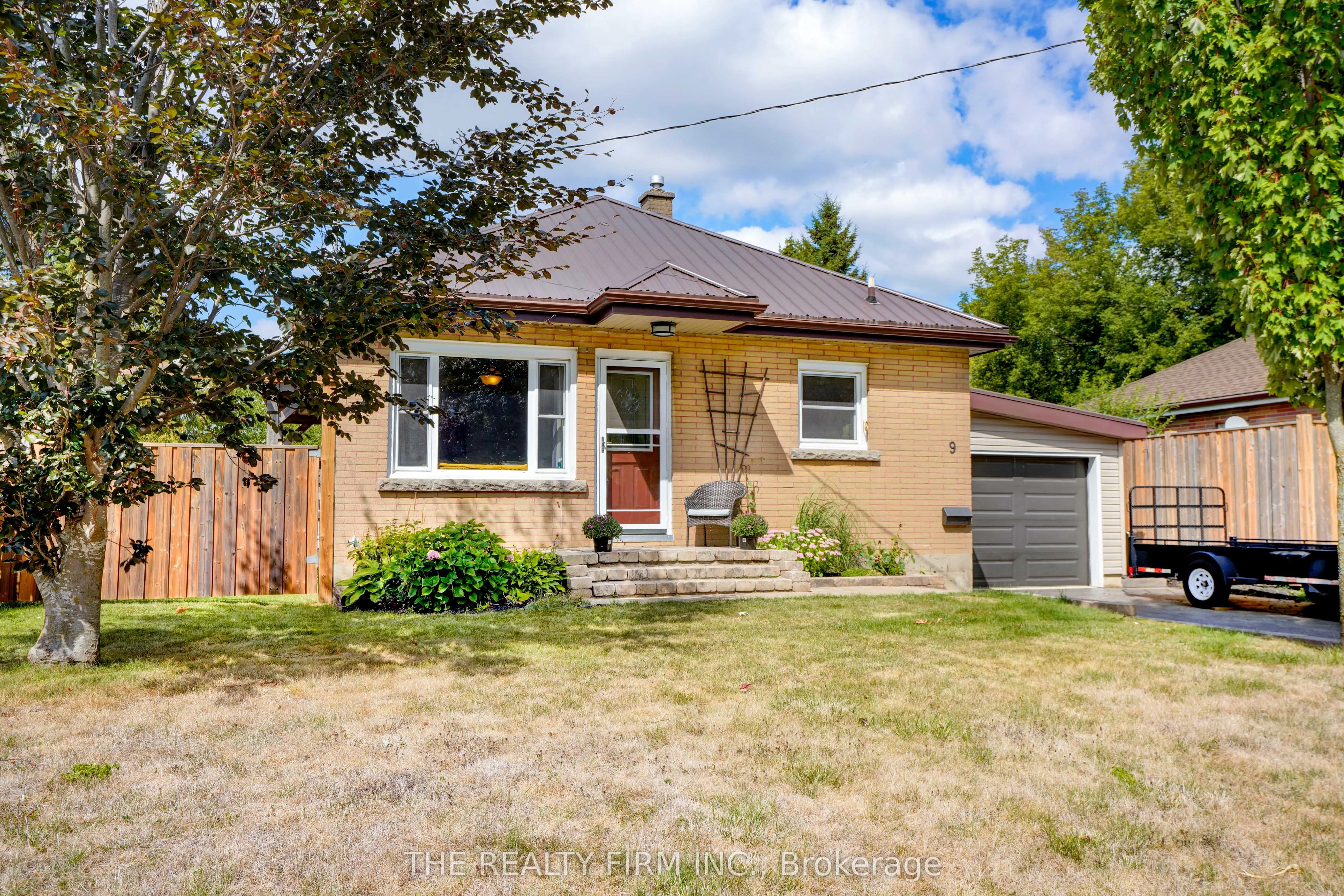 9 Aileen Drive