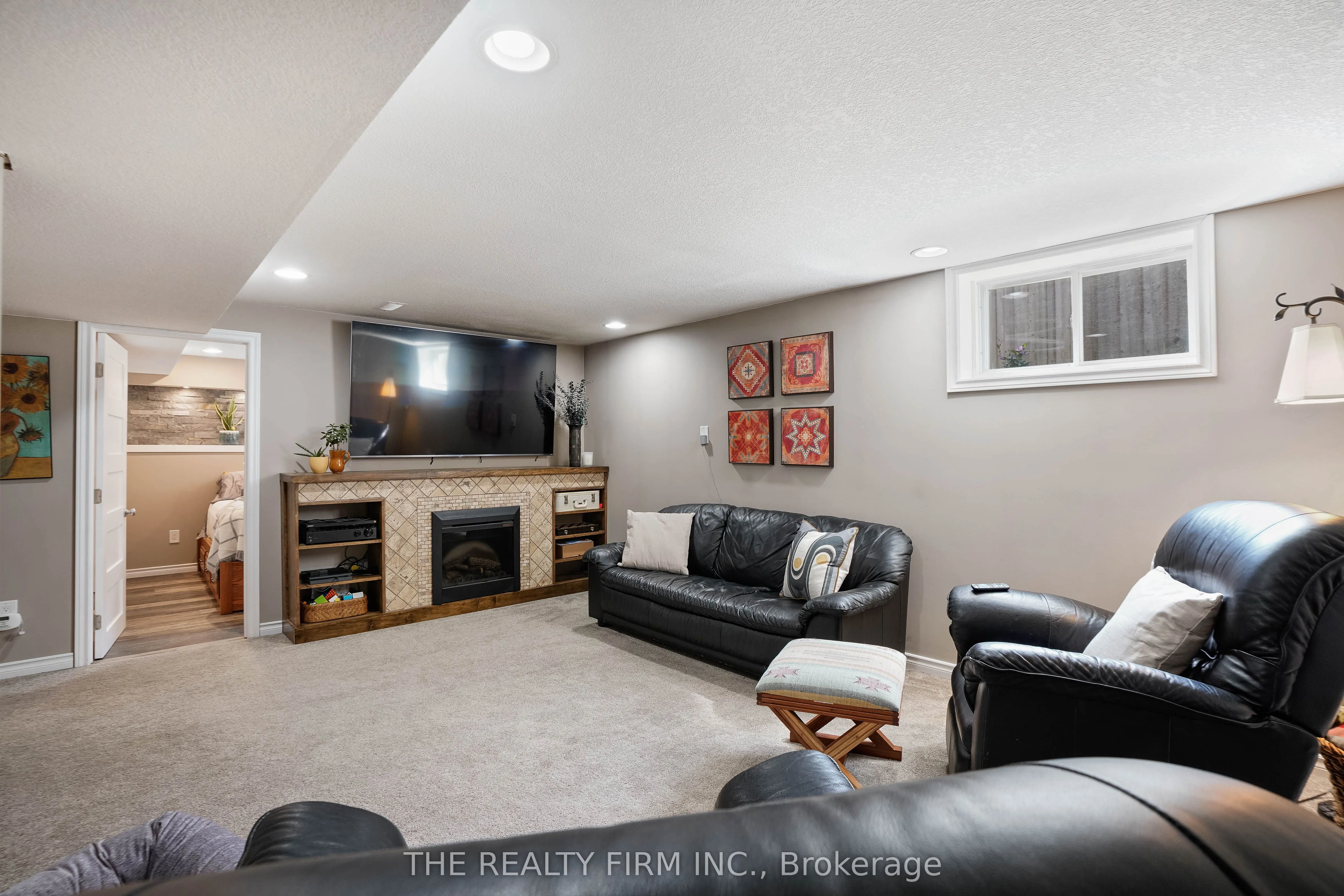 9 Aileen Drive
