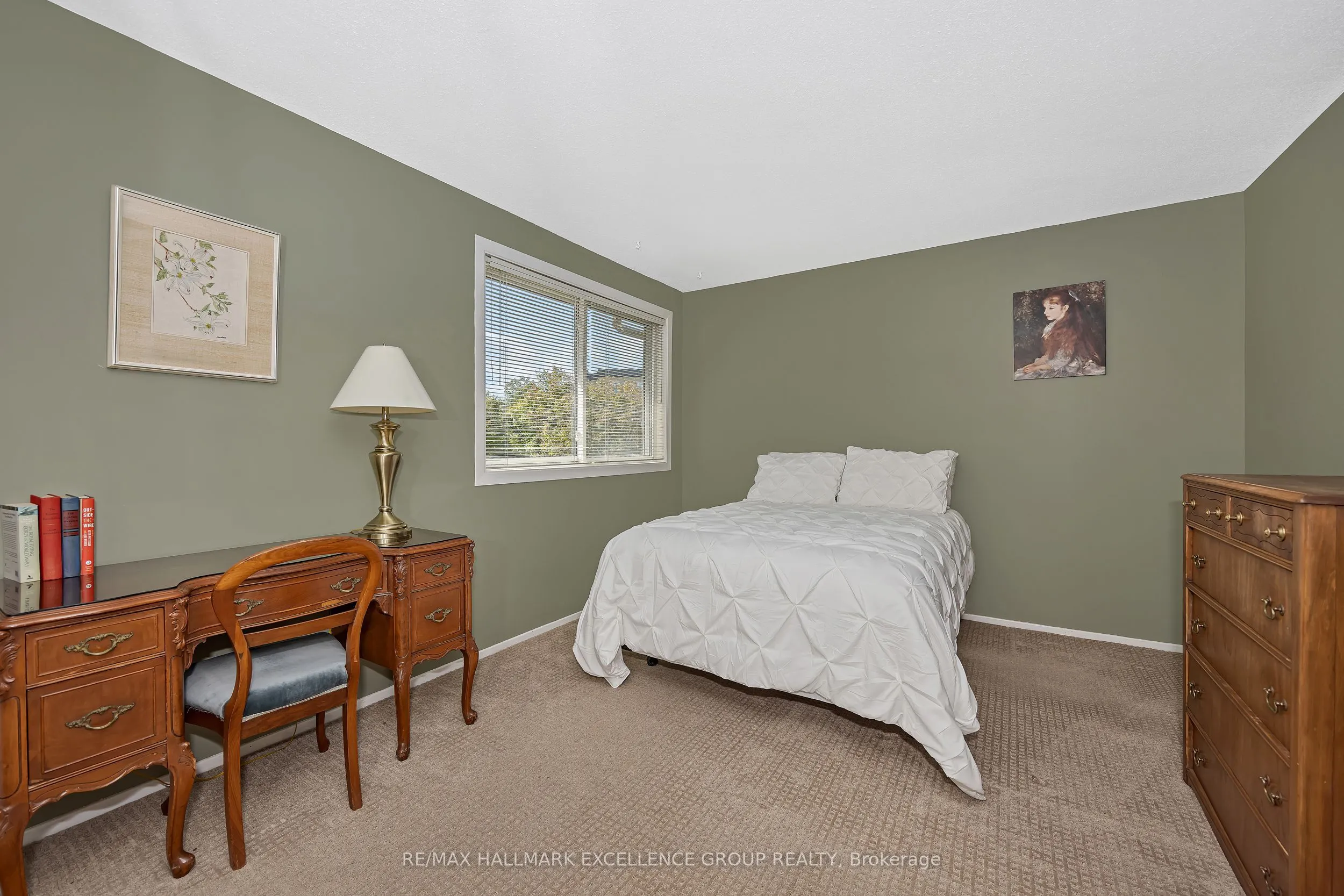 102F Valley Stream Drive, #12