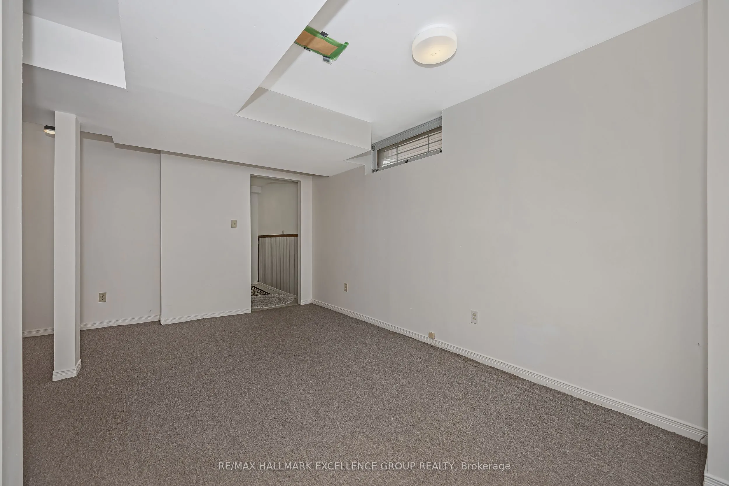 102F Valley Stream Drive, #12