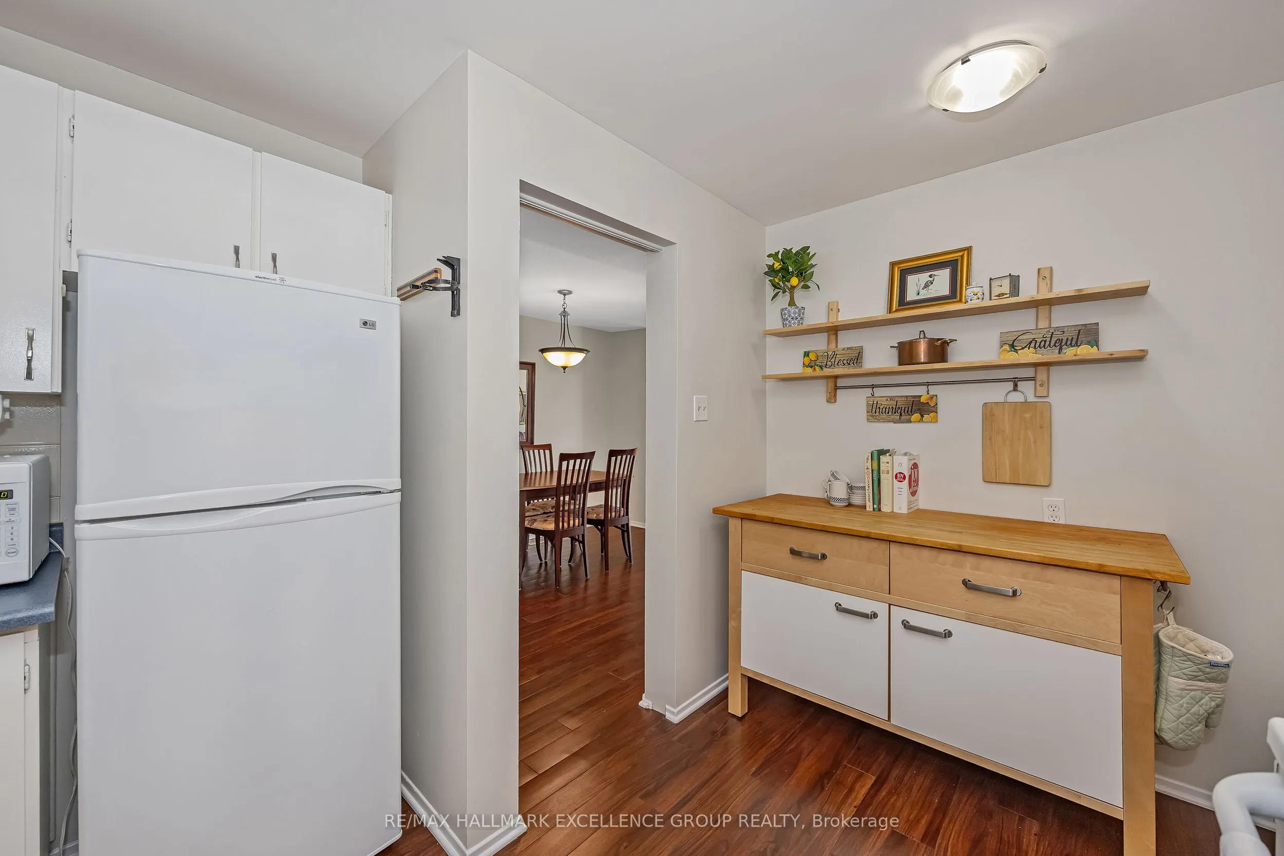 102F Valley Stream Drive, #12