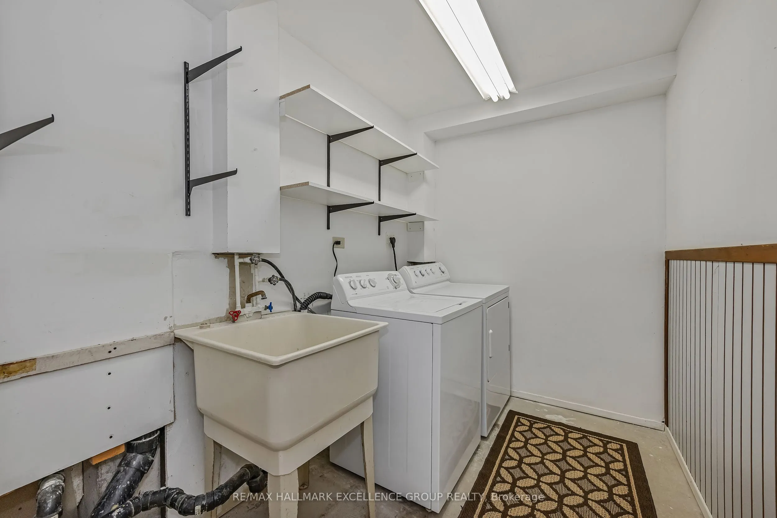 102F Valley Stream Drive, #12