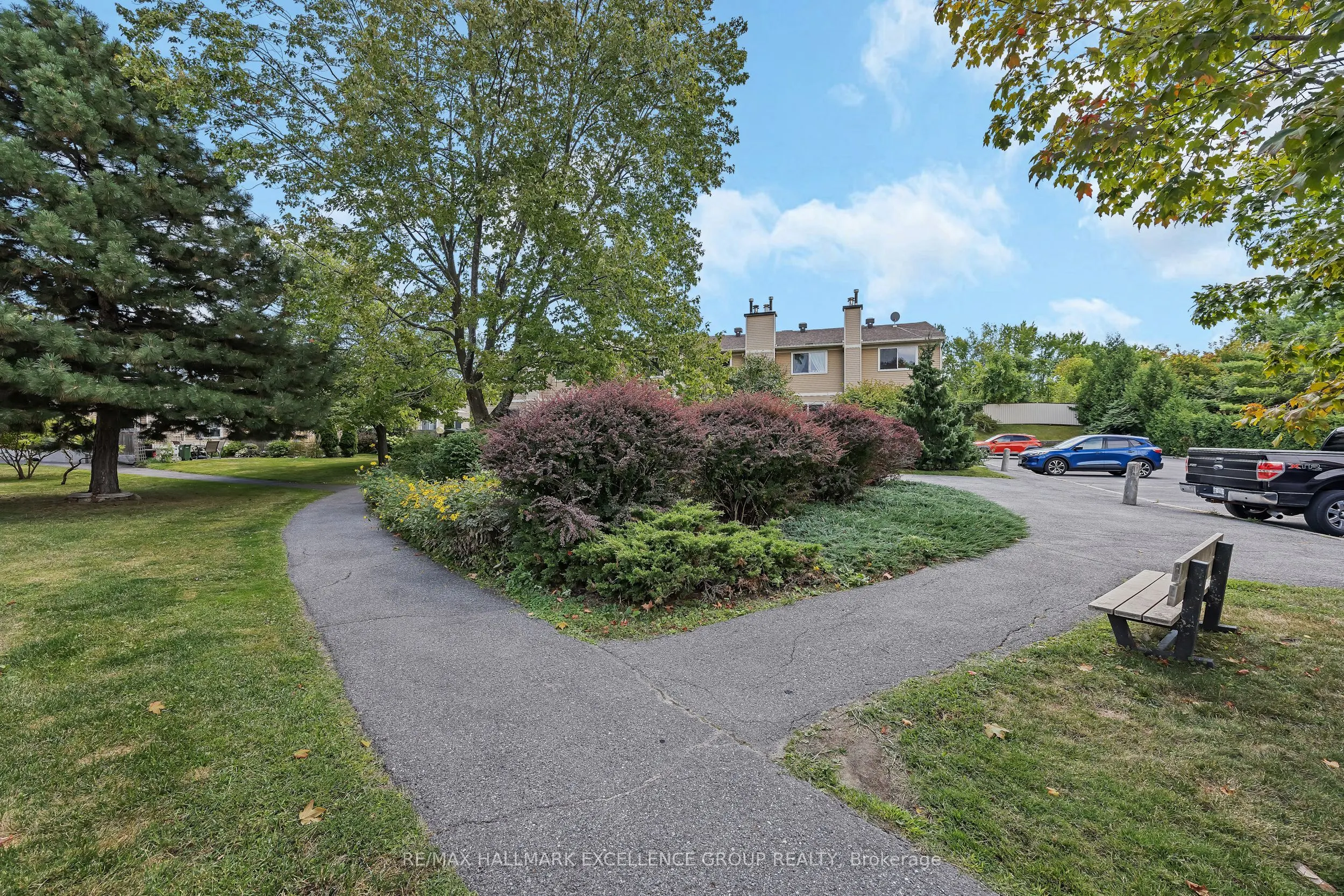 102F Valley Stream Drive, #12