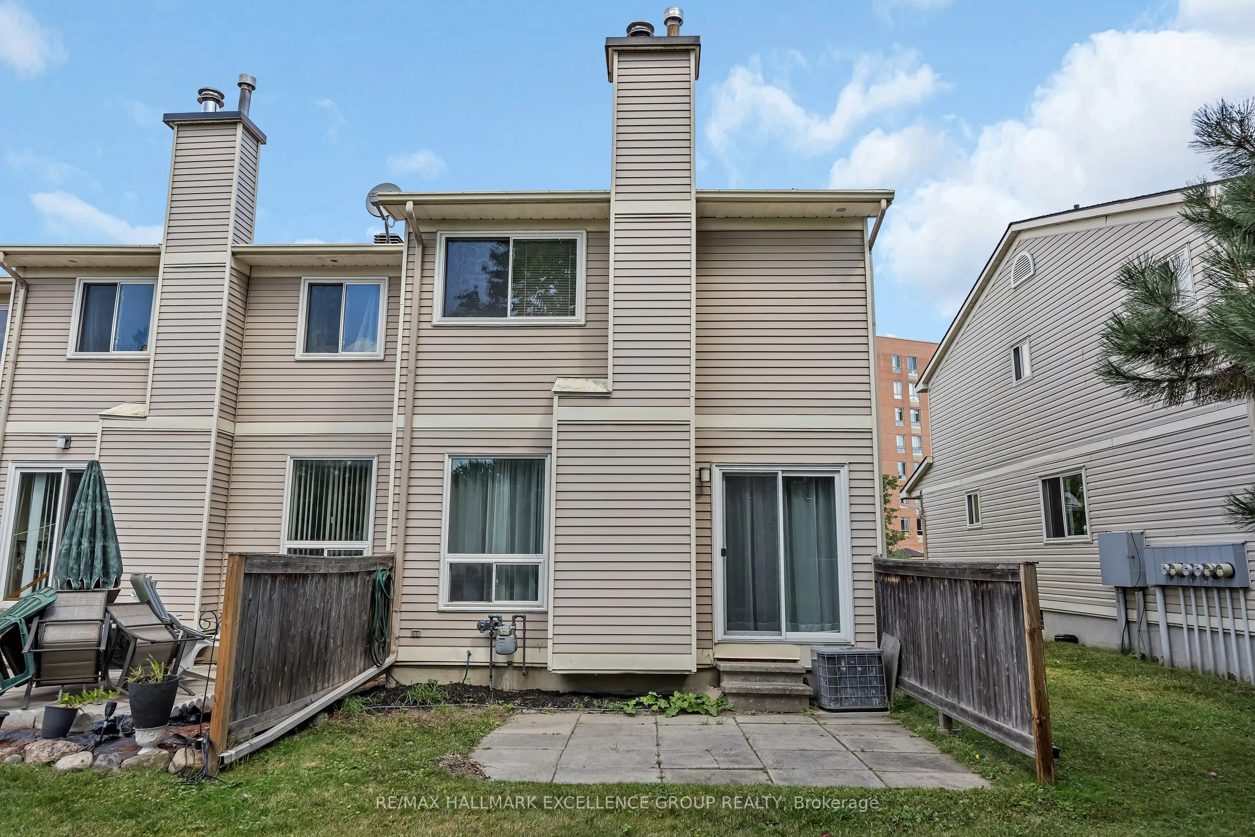 102F Valley Stream Drive, #12