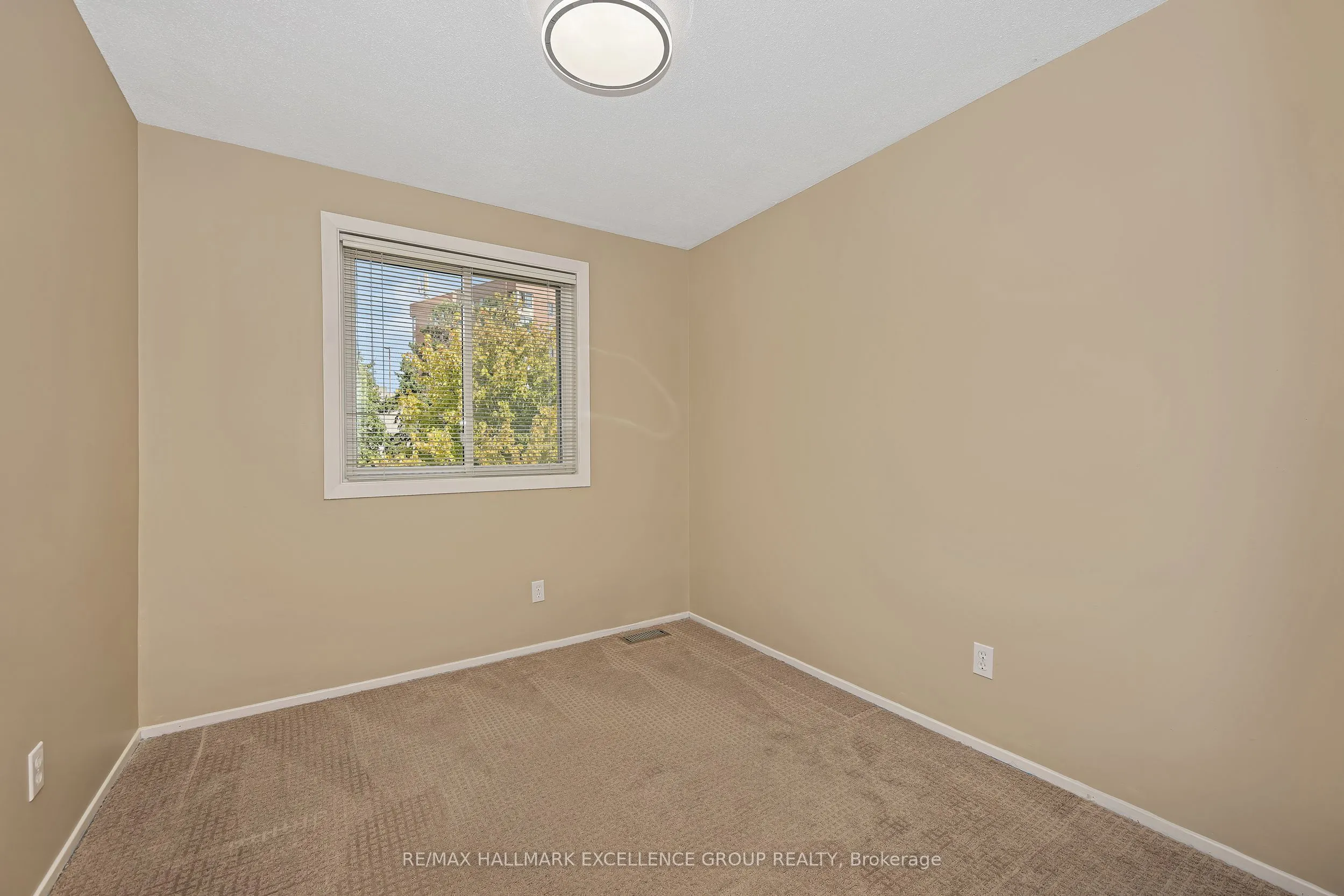 102F Valley Stream Drive, #12