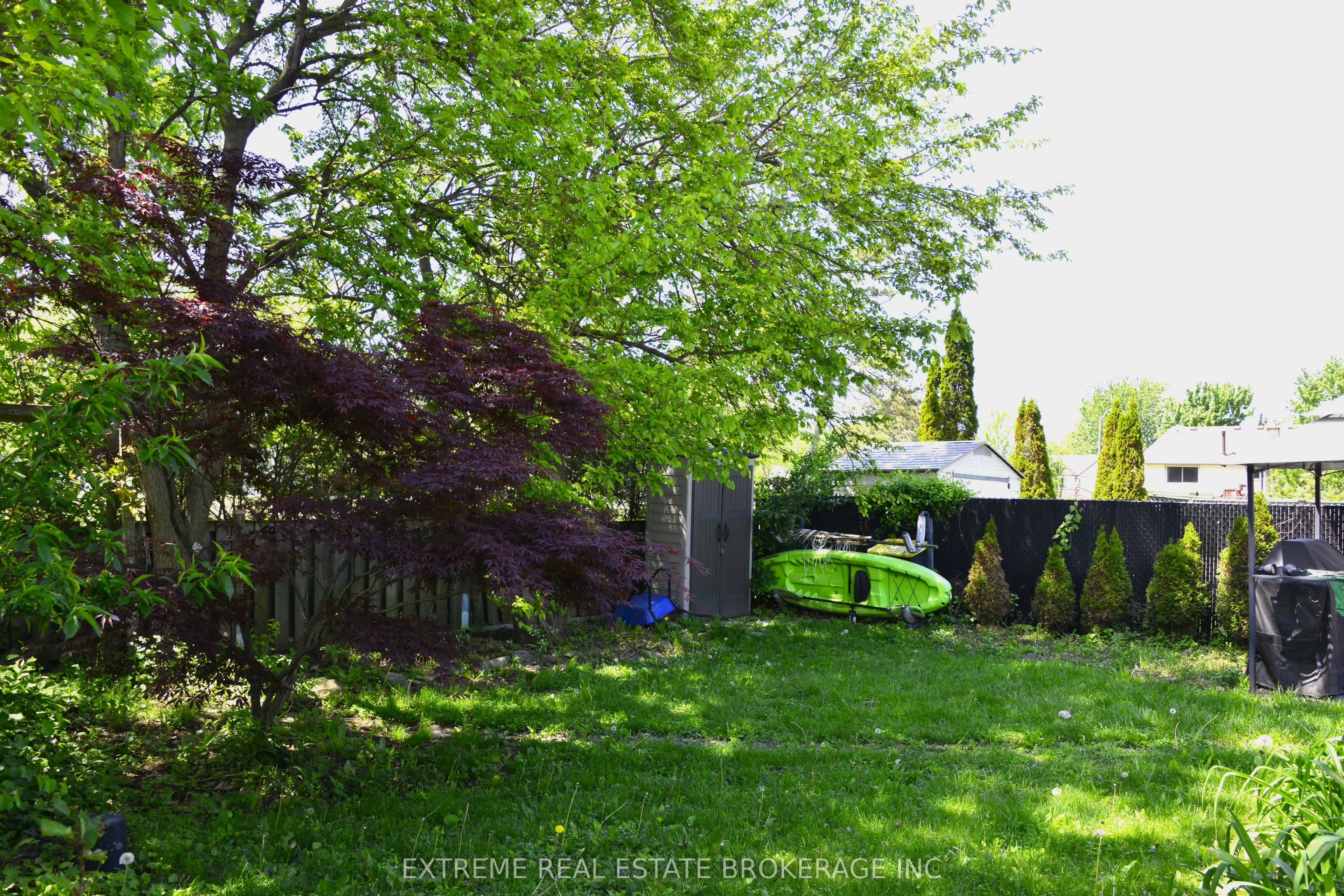 7583 Rainbow Crescent