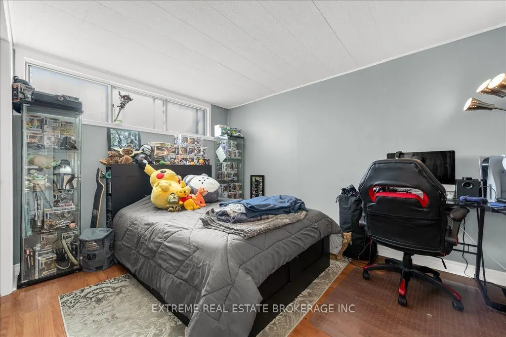 7583 Rainbow Crescent