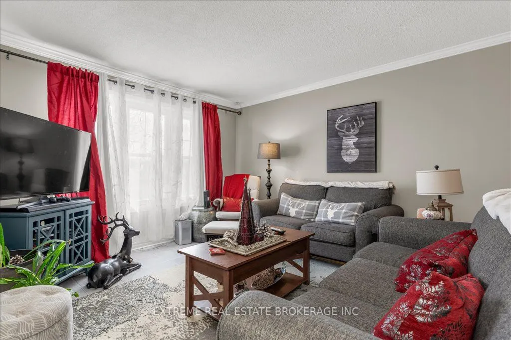 7583 Rainbow Crescent