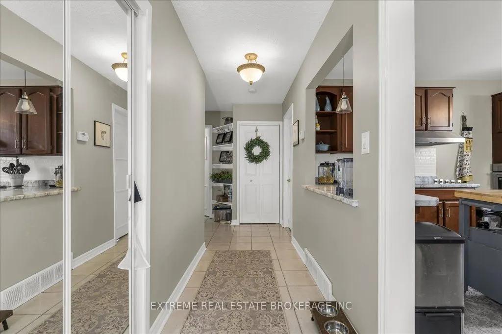 7583 Rainbow Crescent