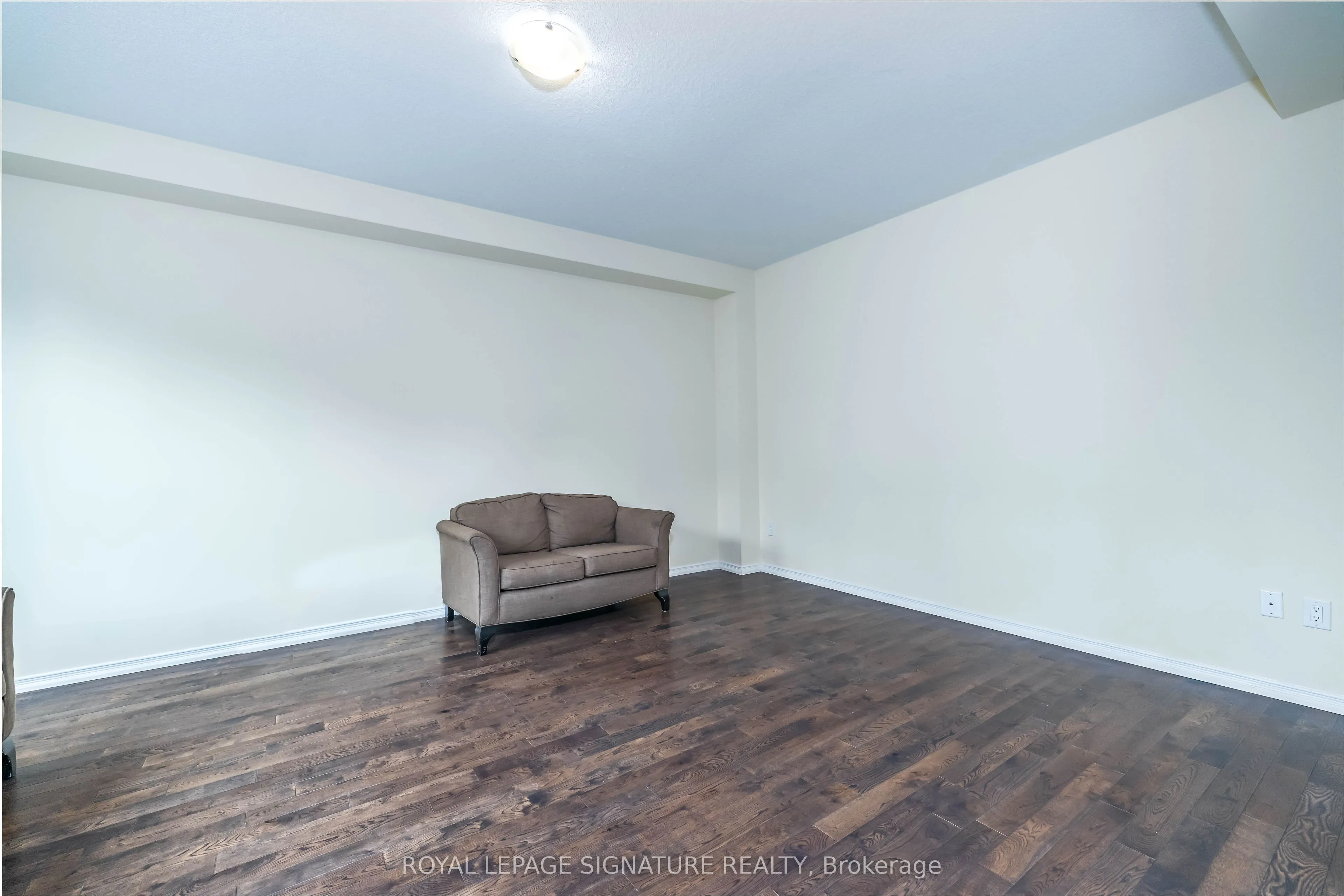 11 Fleming Crescent