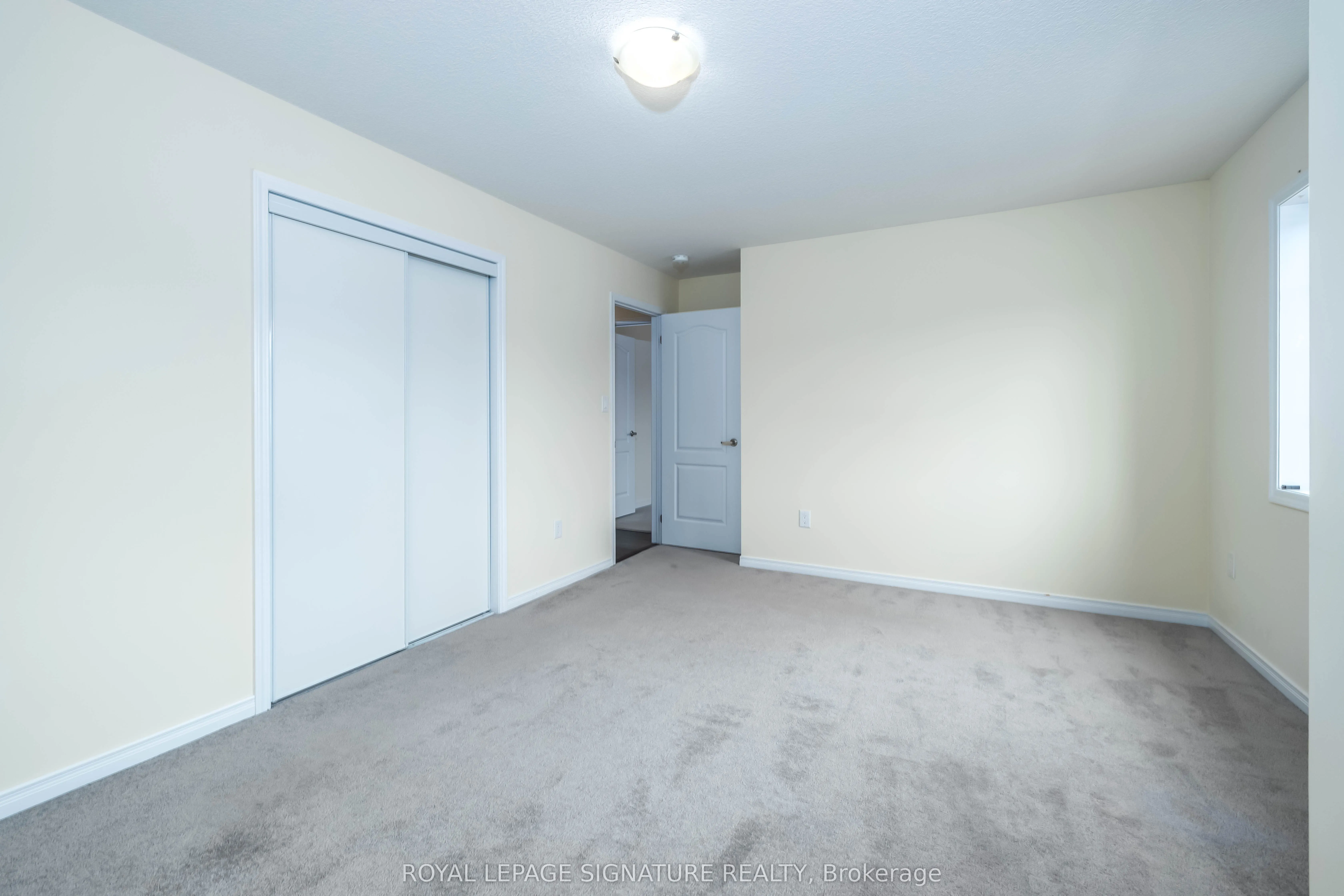 11 Fleming Crescent