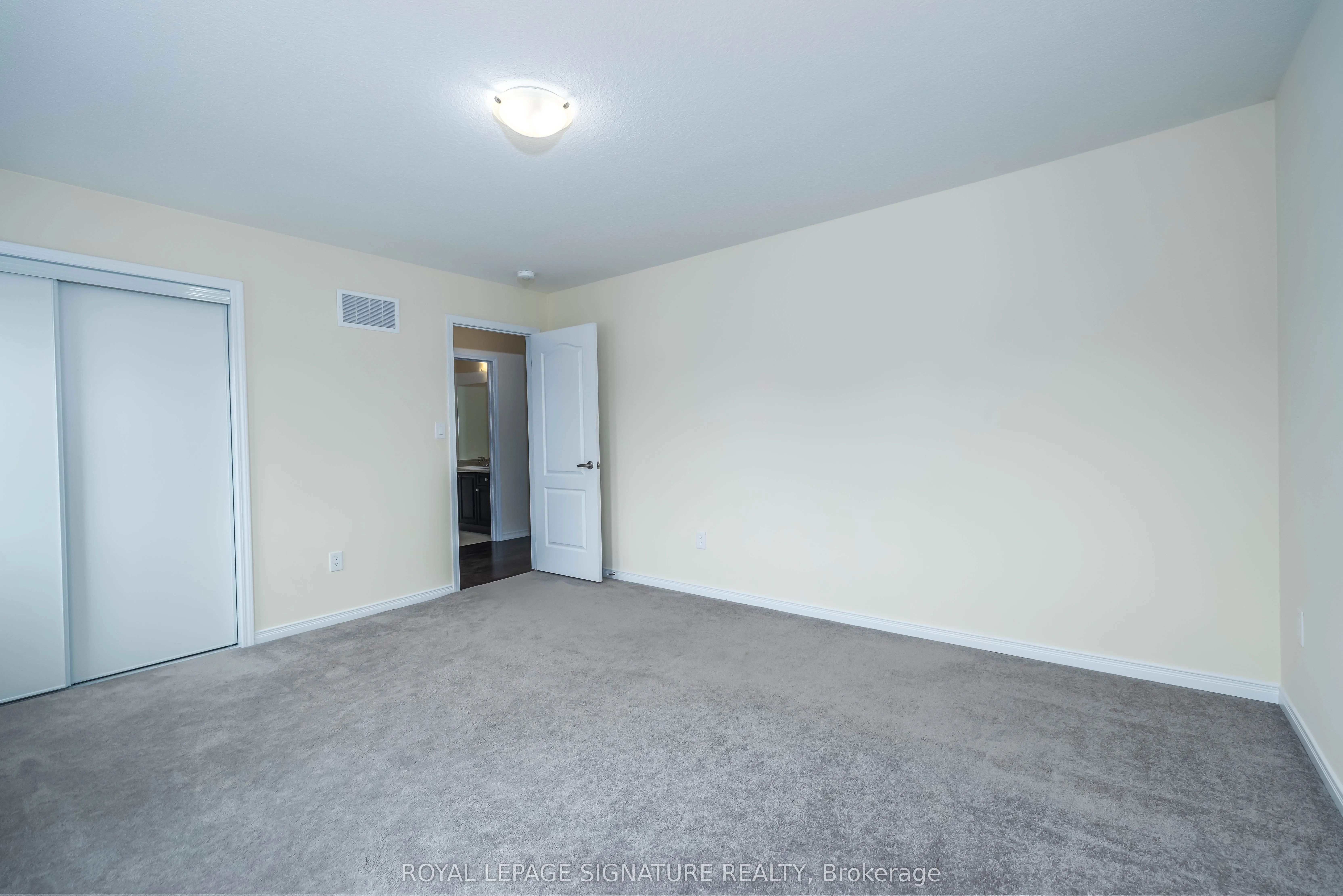 11 Fleming Crescent