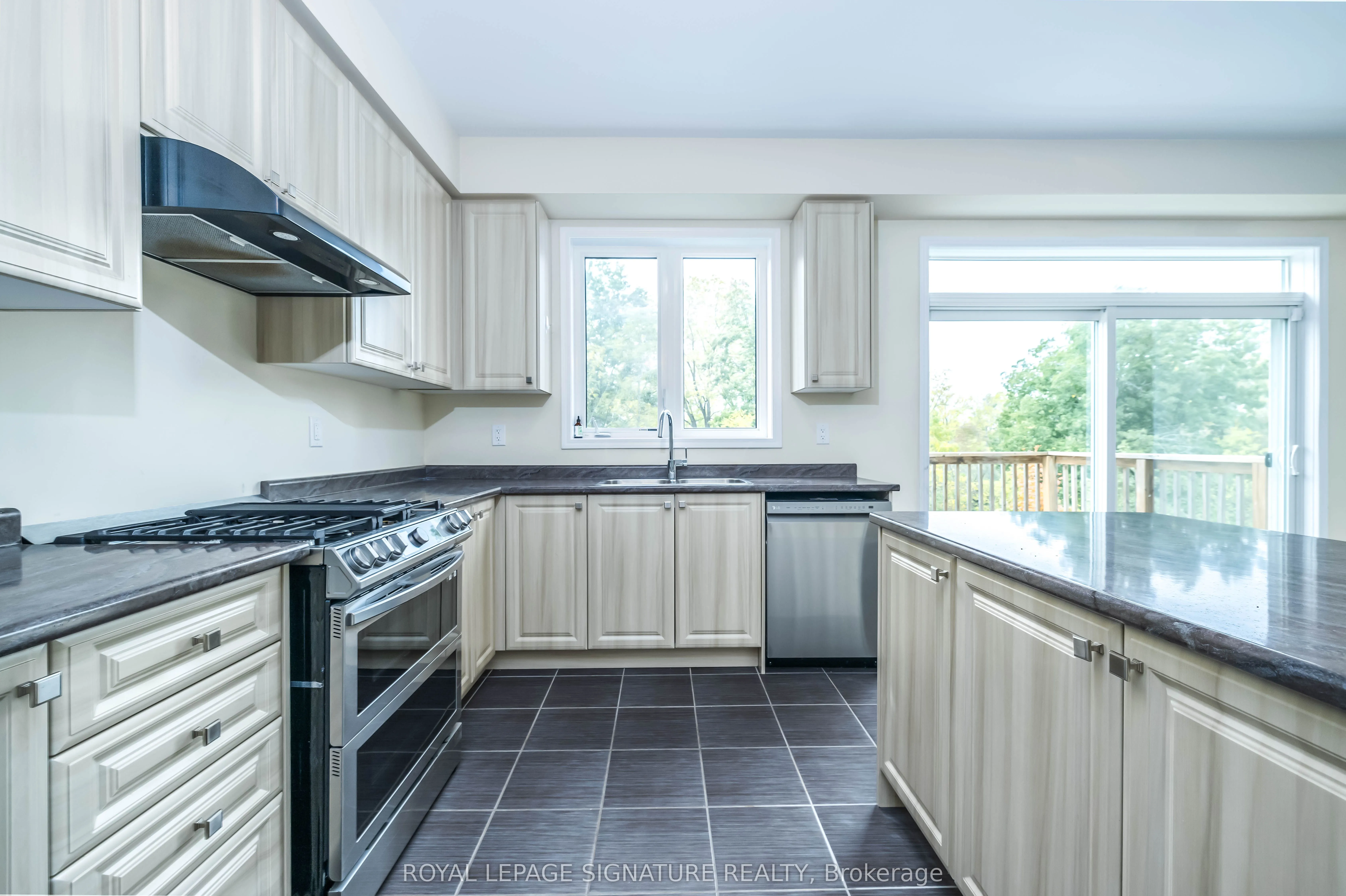 11 Fleming Crescent