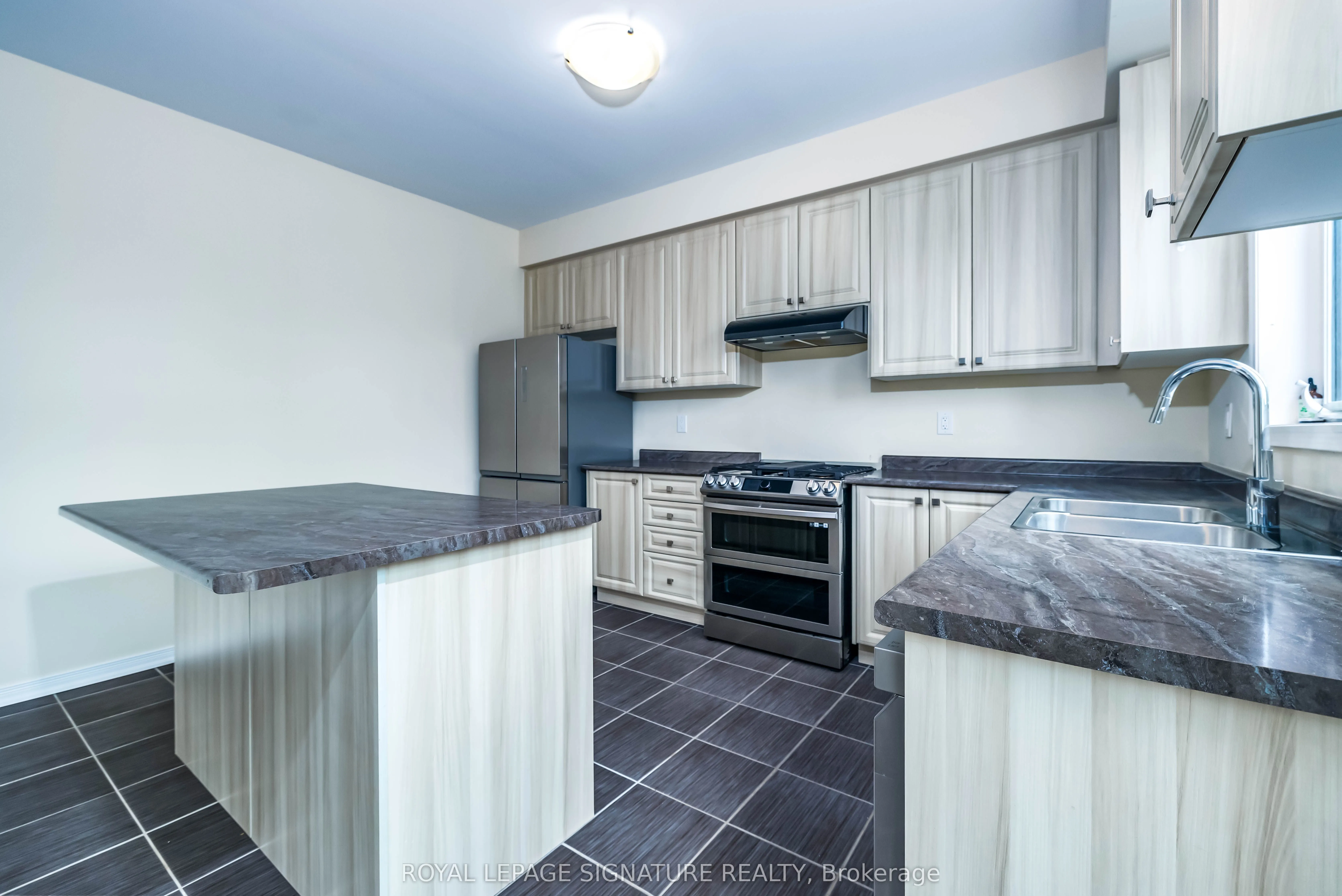 11 Fleming Crescent