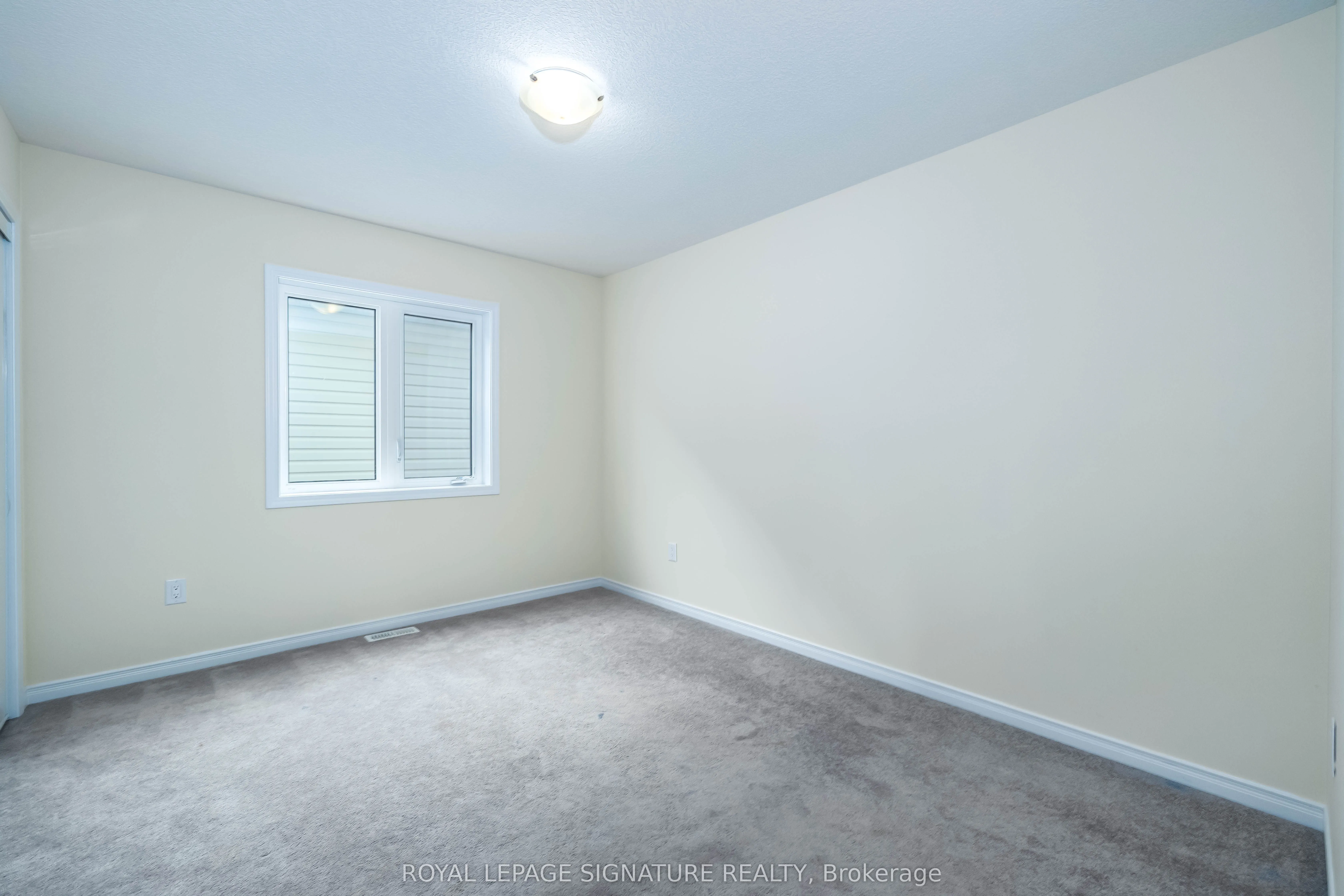 11 Fleming Crescent