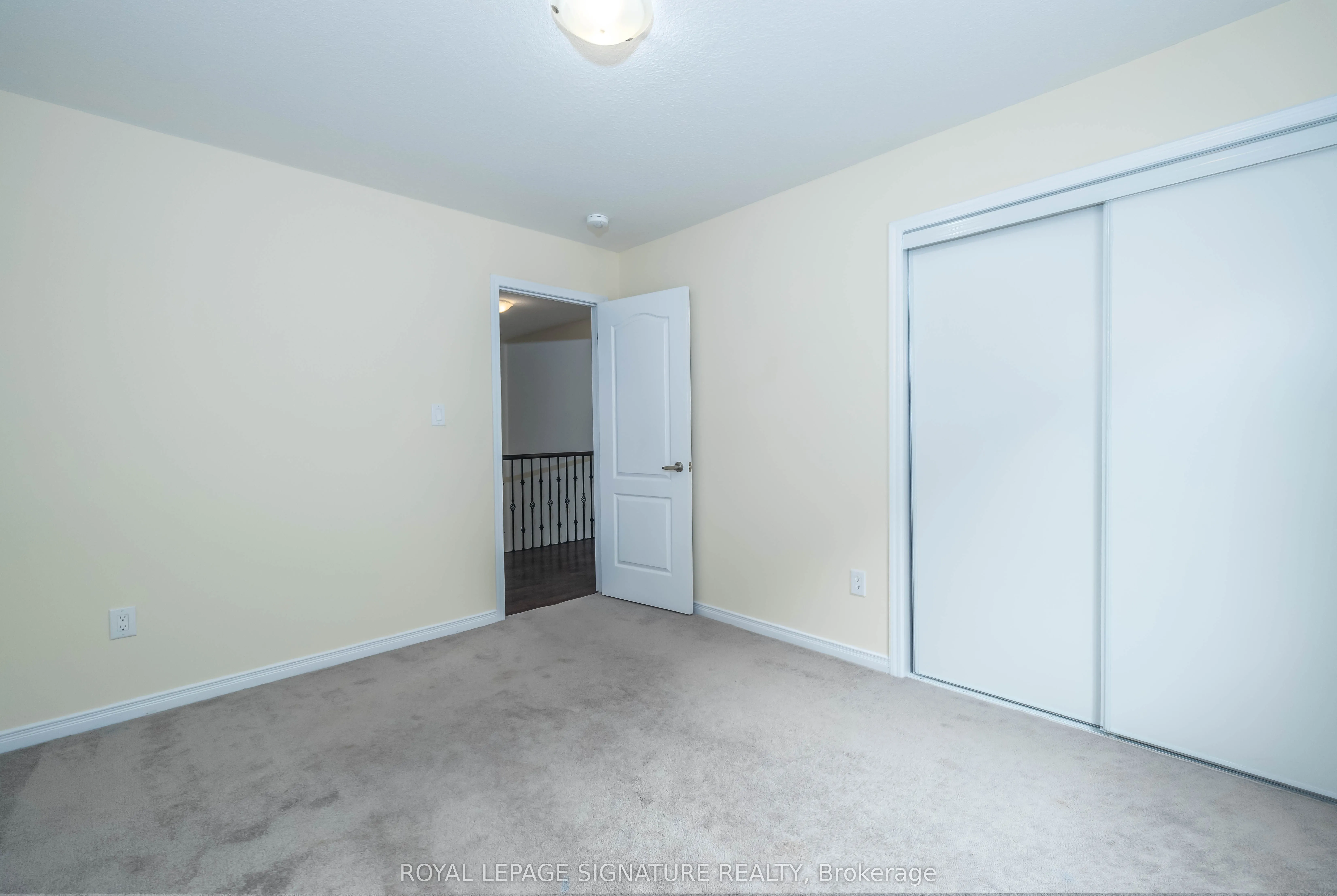 11 Fleming Crescent
