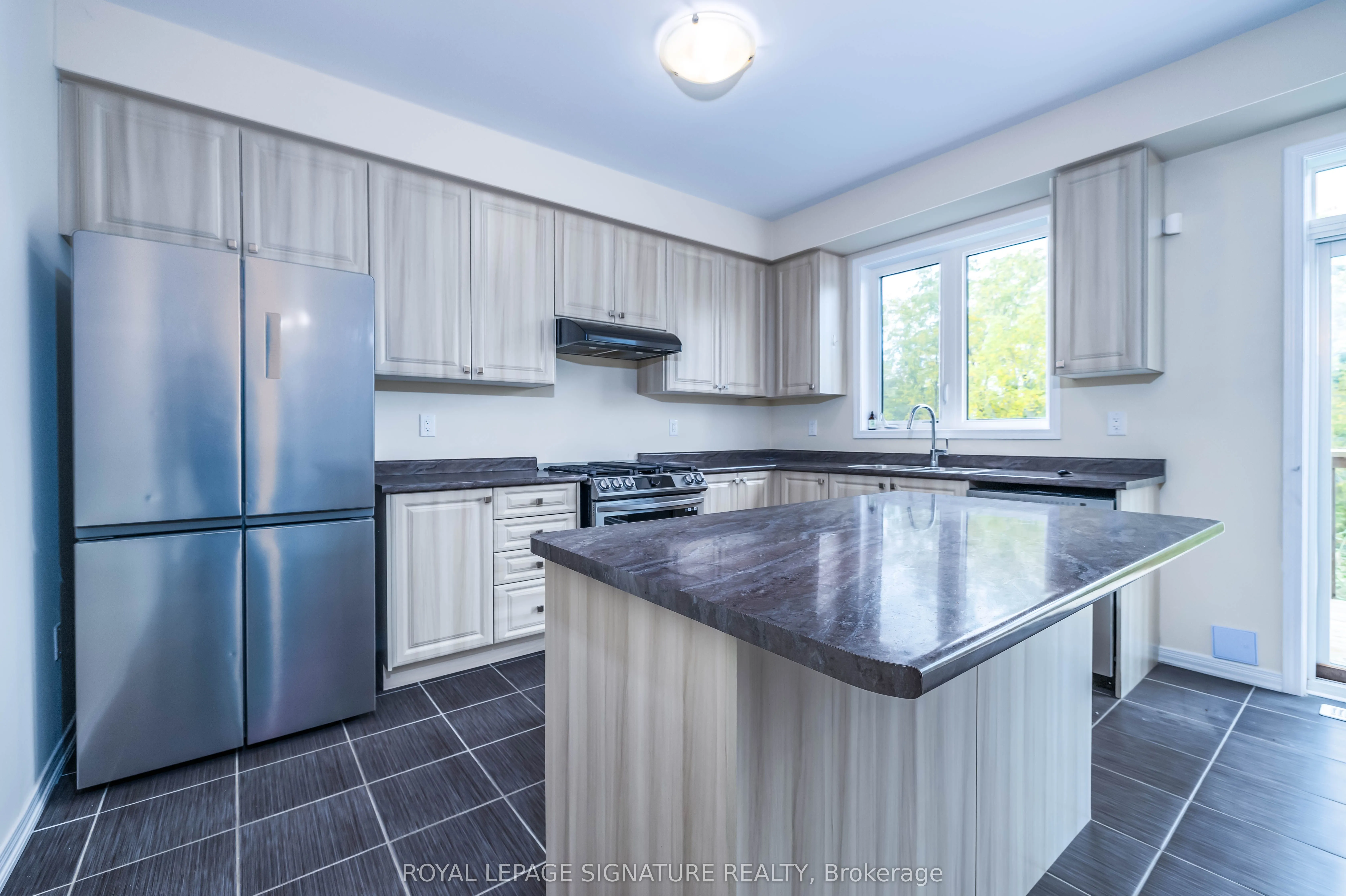 11 Fleming Crescent