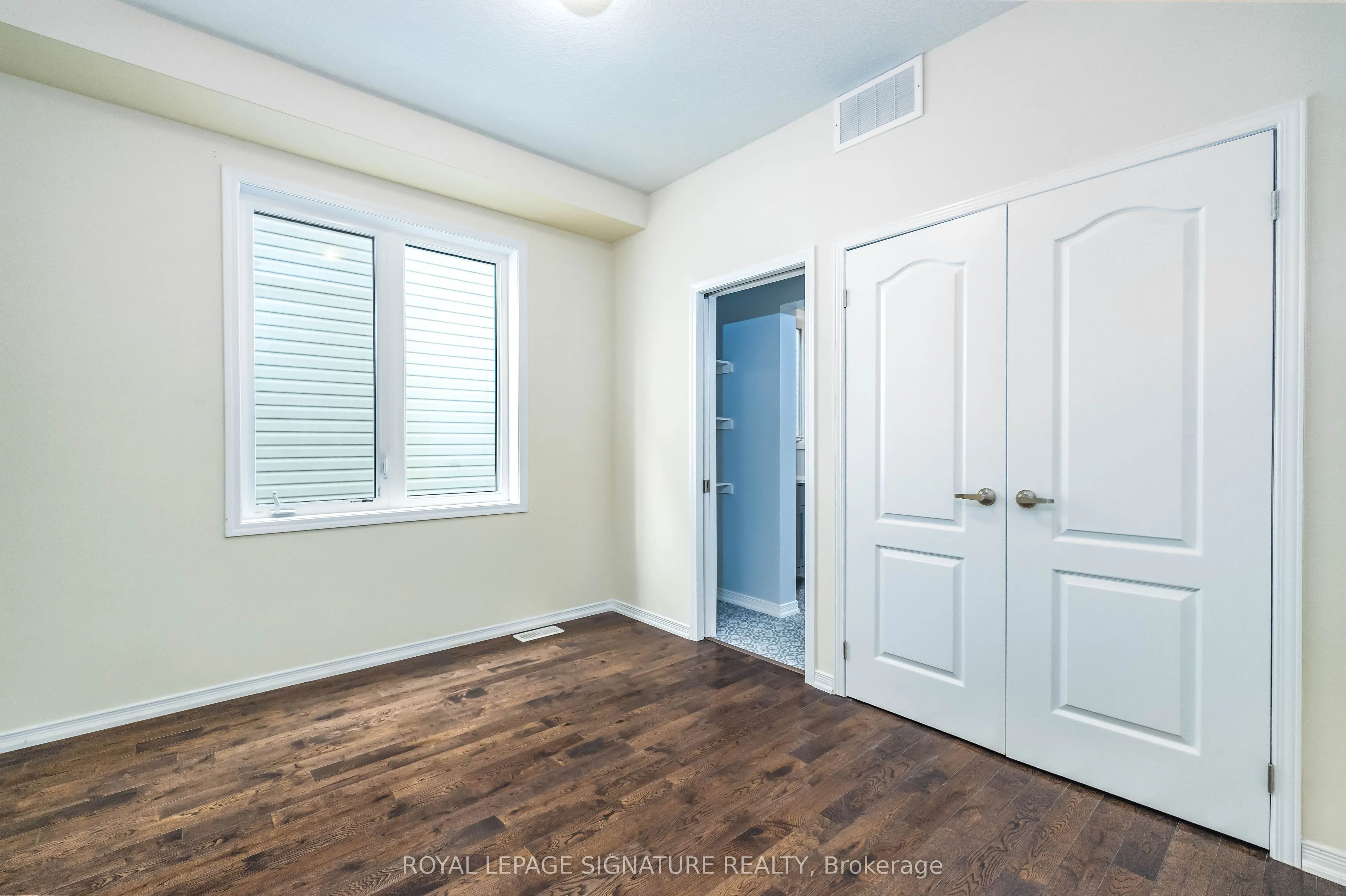 11 Fleming Crescent