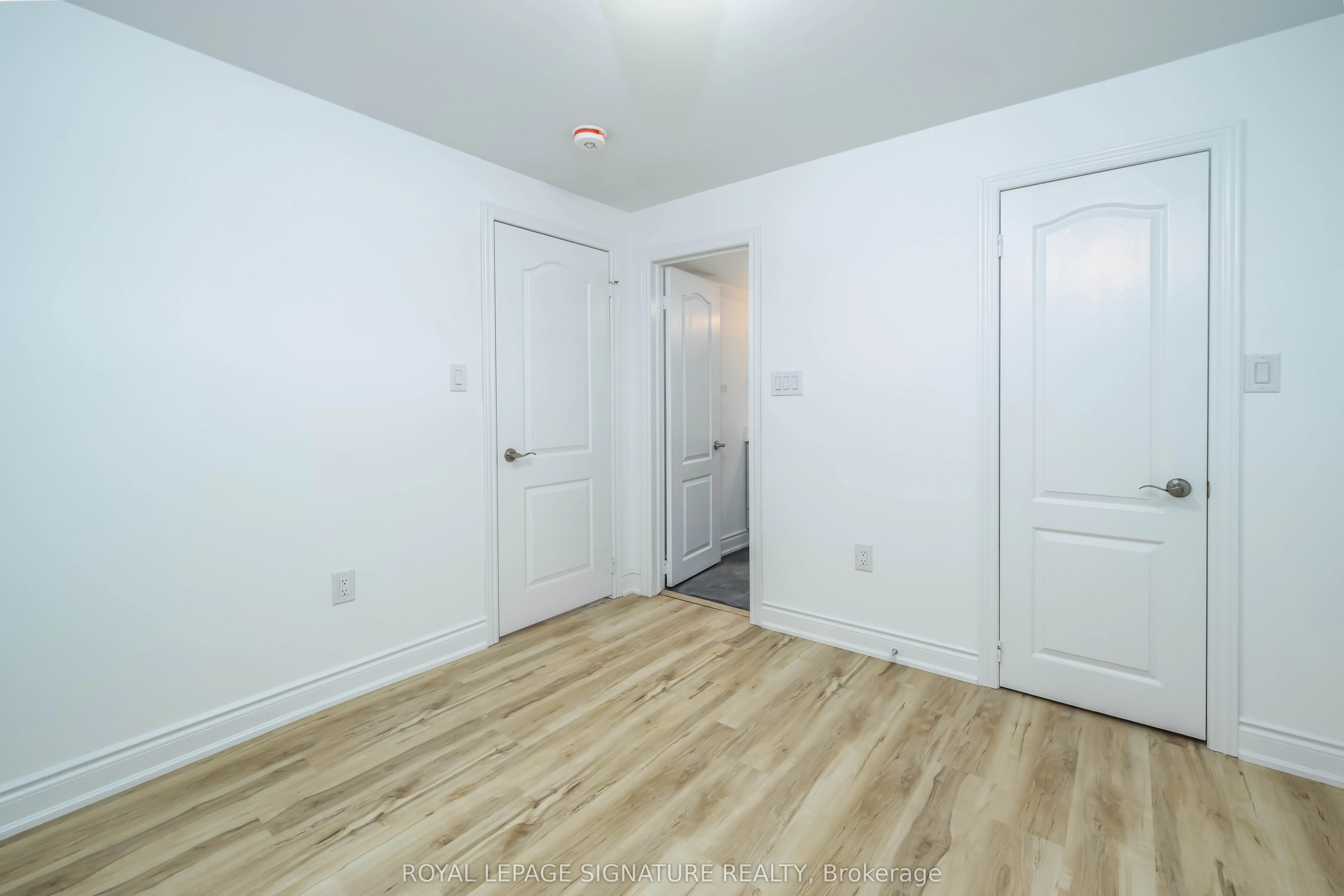 11 Fleming Crescent