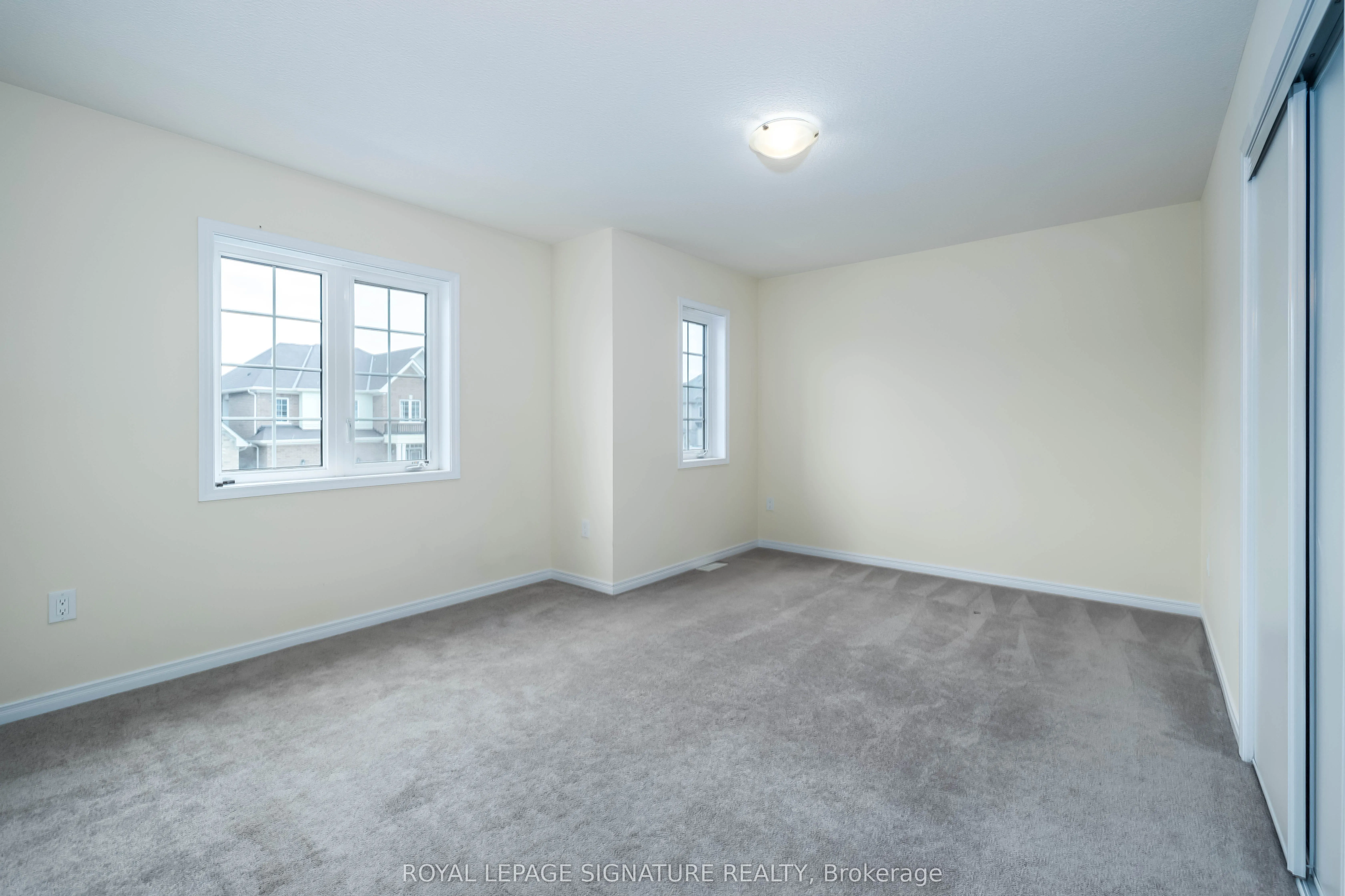 11 Fleming Crescent