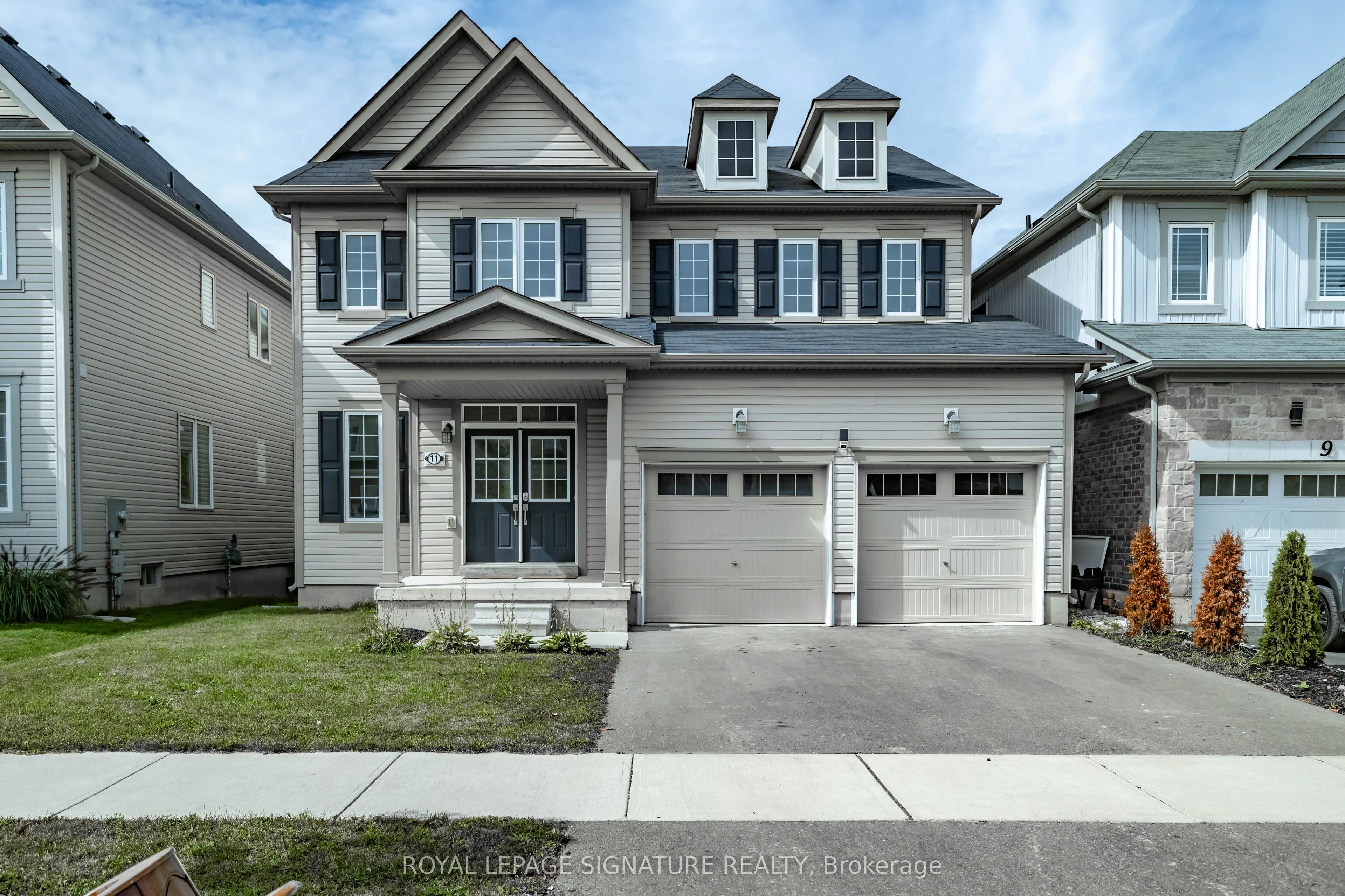 11 Fleming Crescent