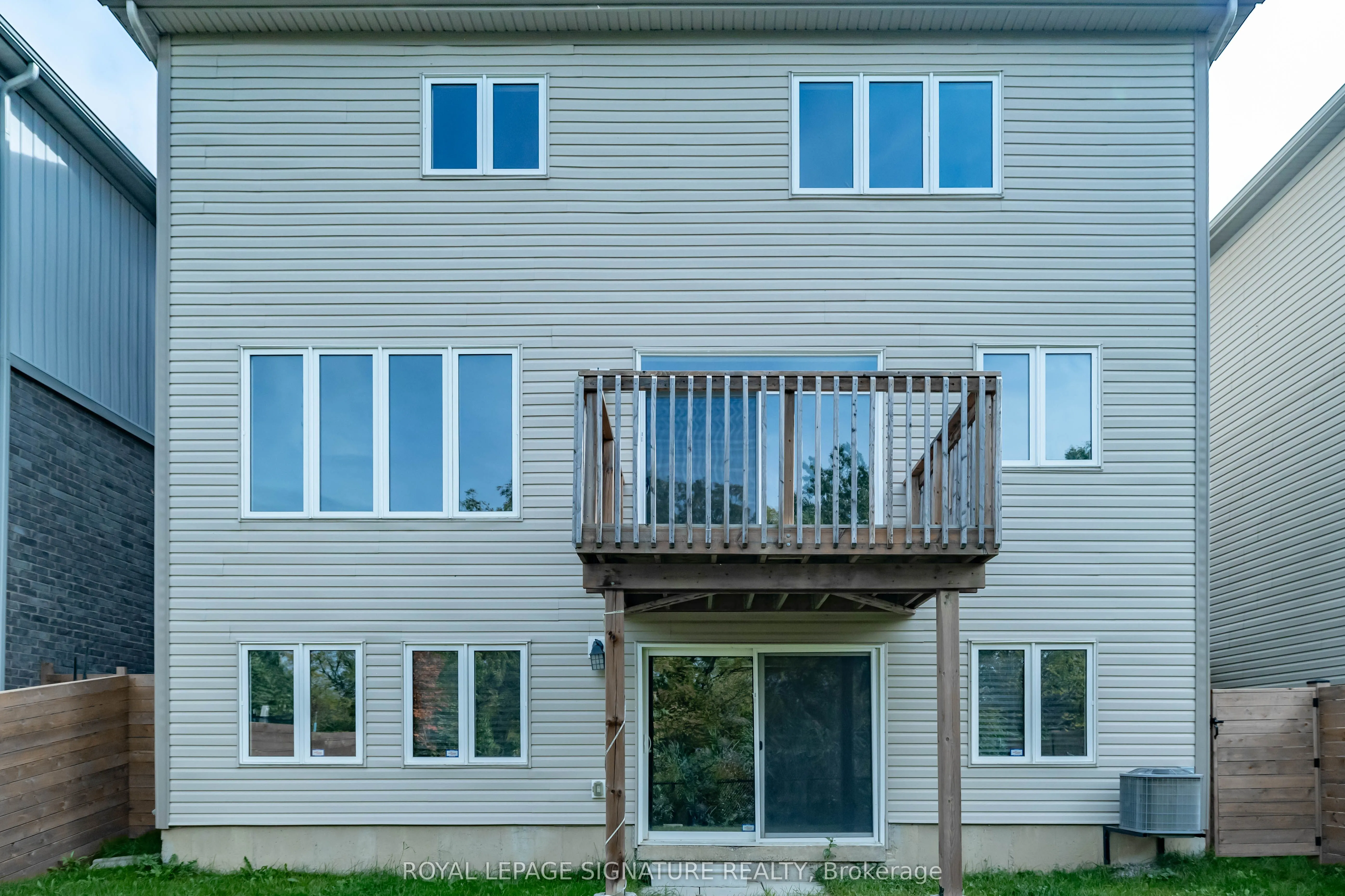 11 Fleming Crescent