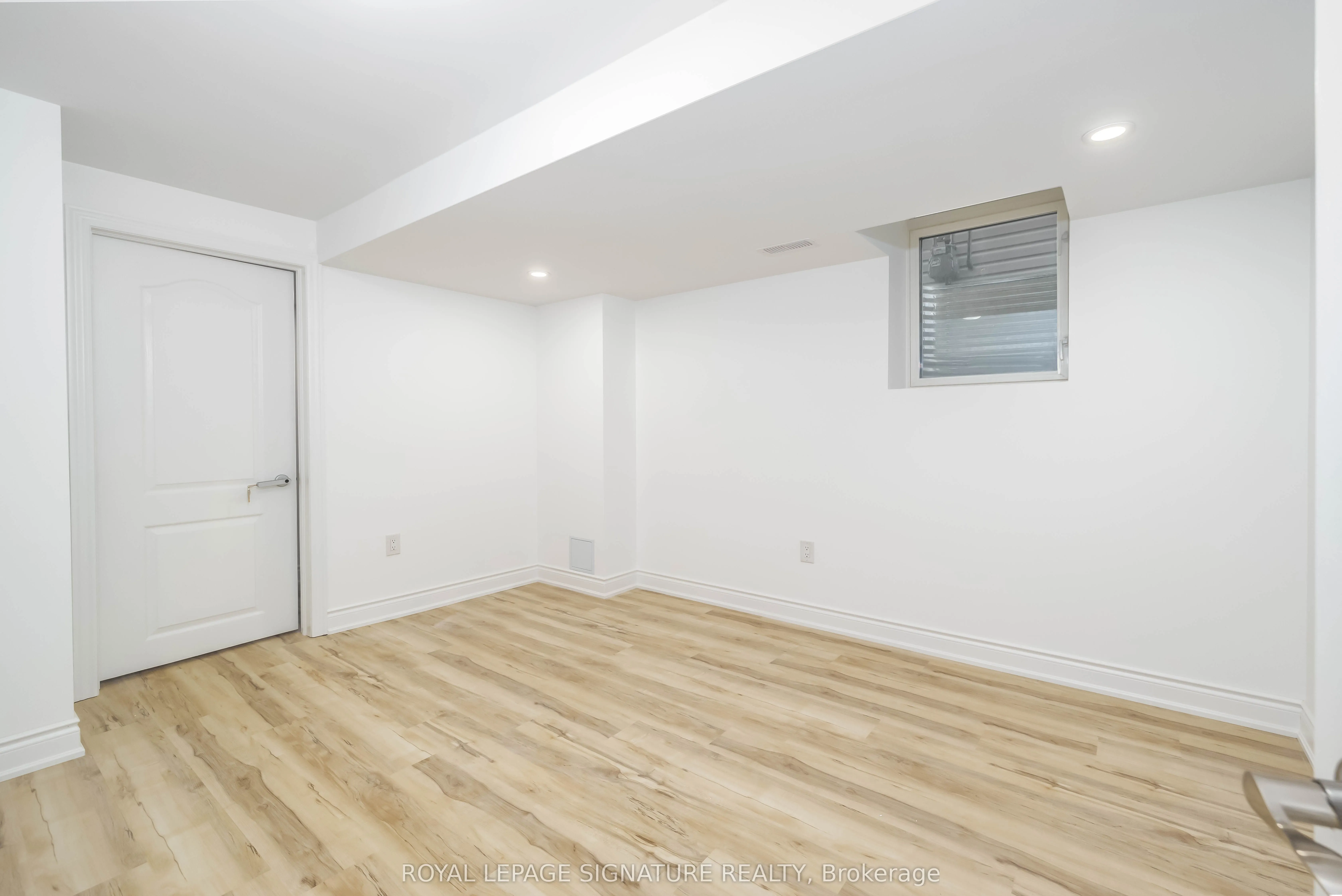 11 Fleming Crescent