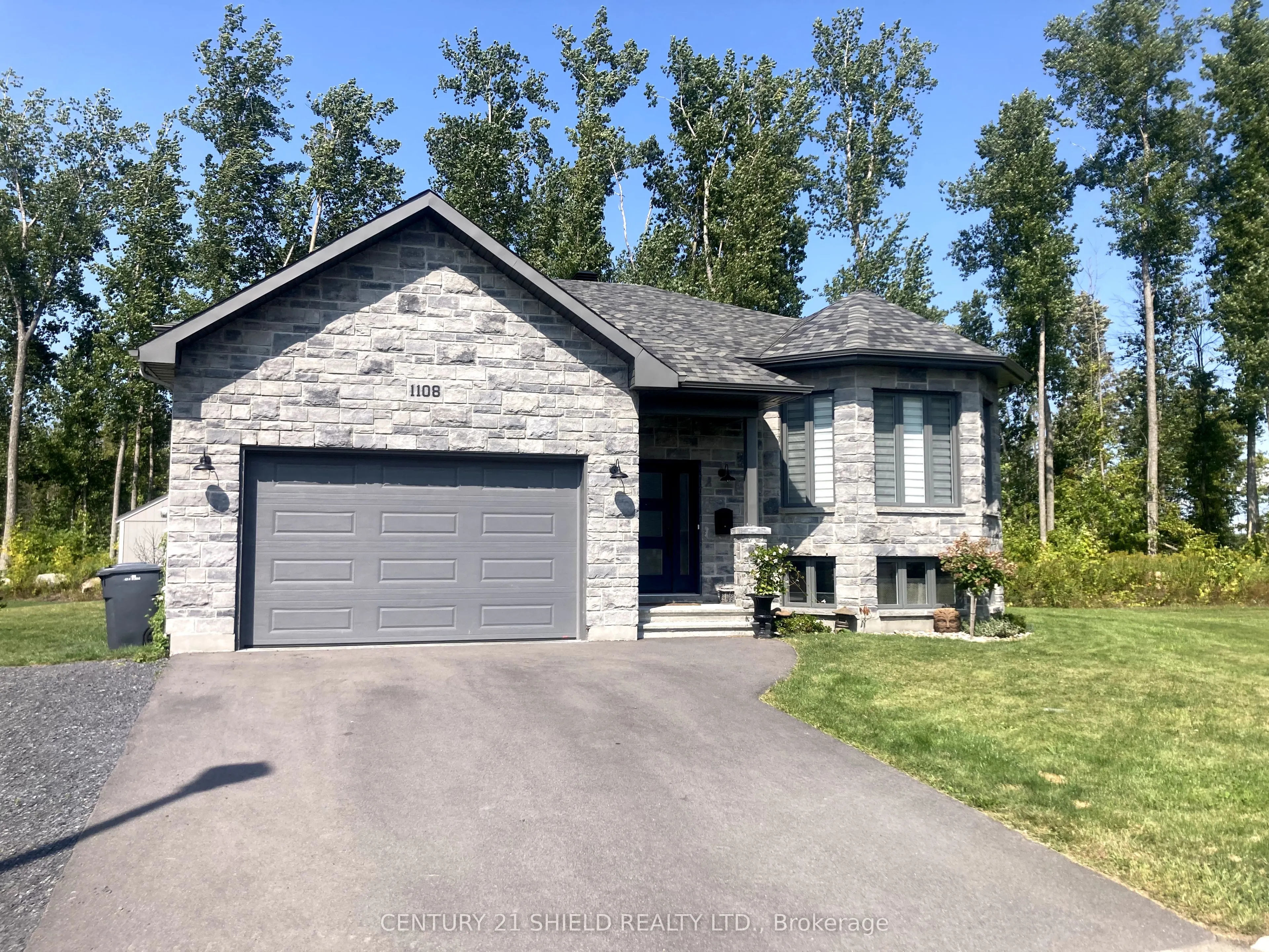 1108 Nicolas Drive W
